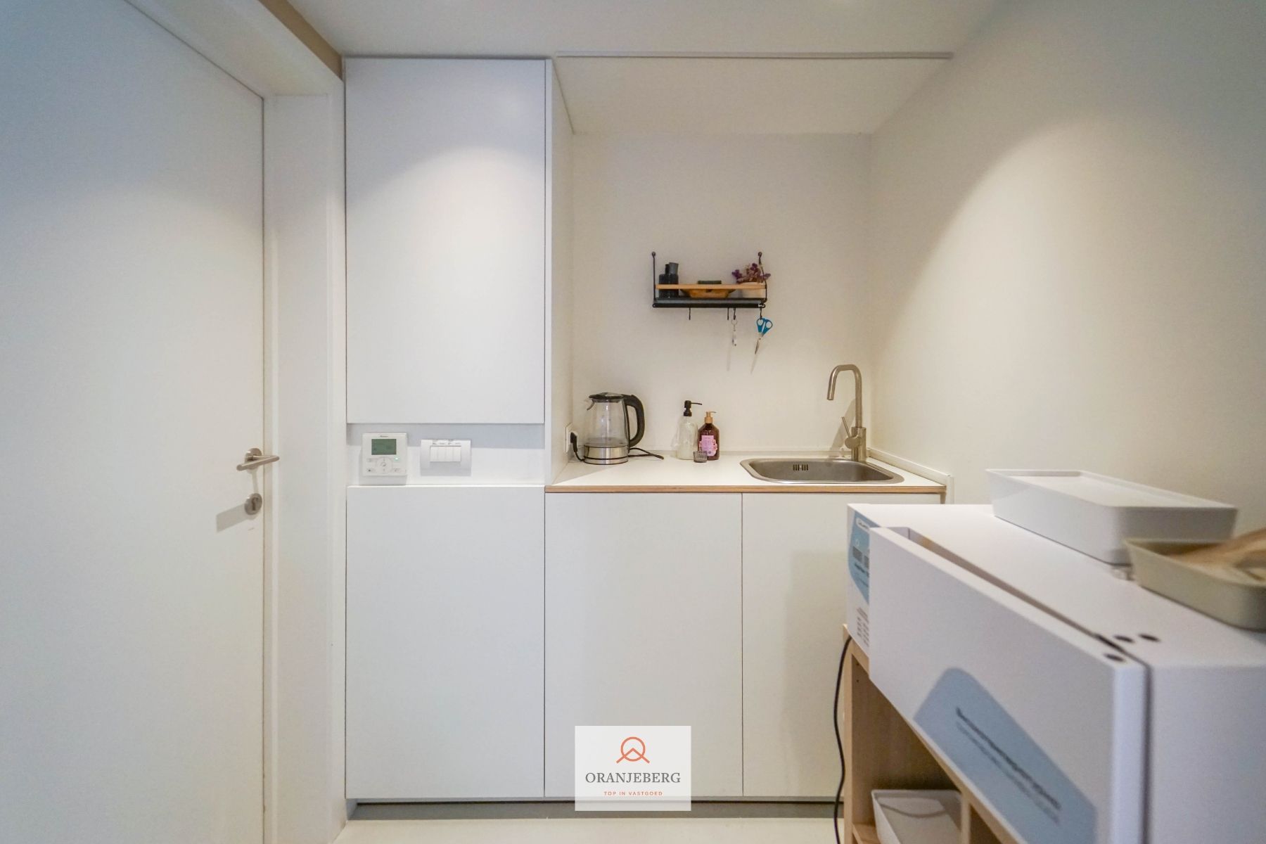 Hoekwinkel te huur vlakbij Vrijdagmarkt foto 16