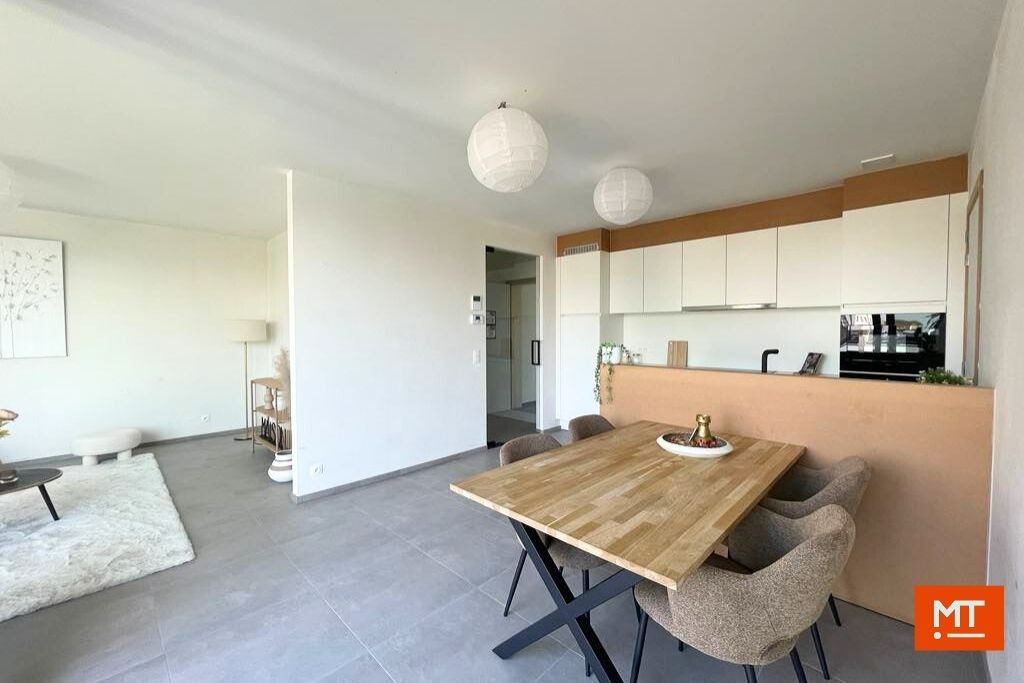 Duplex-appartement met 2 slaapkamers en Zuidgericht terras te koop in de dorpskern van Beselare foto 5
