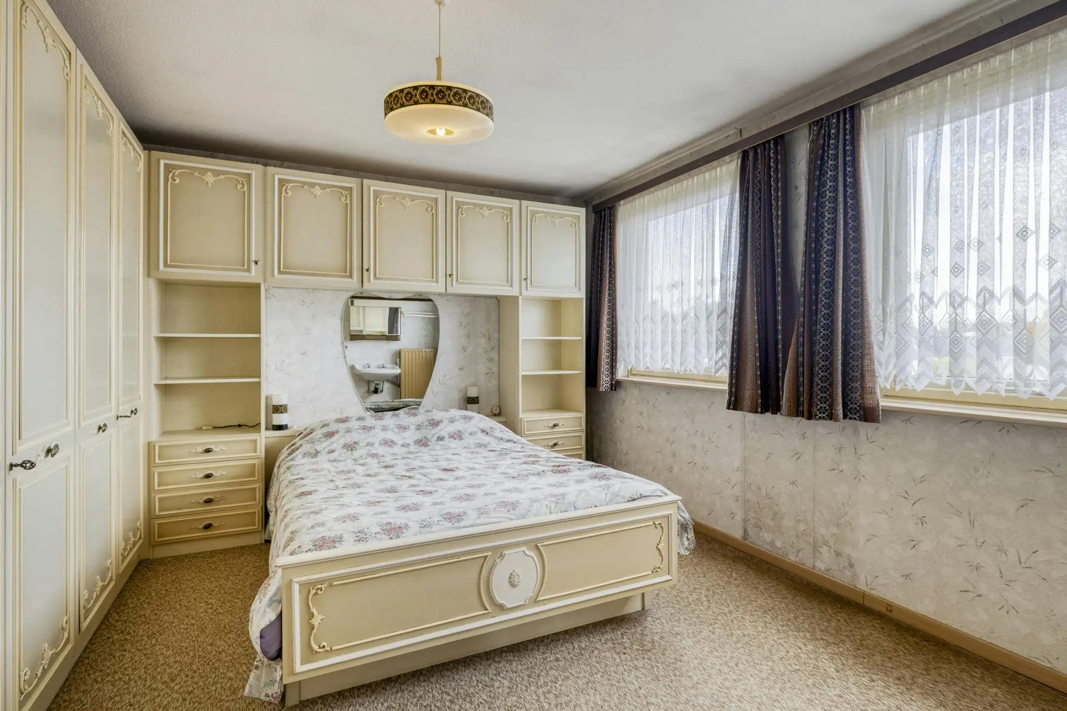 Woning met 4 slaapkamers, tuin en garage te Veurne op 521m². foto 7