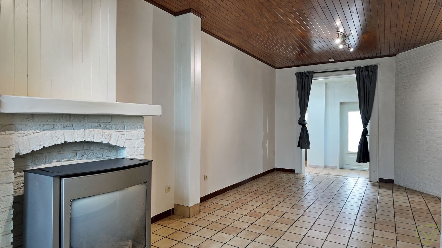 Gezellige stadswoning te huur met ruime garage en parking! foto 5