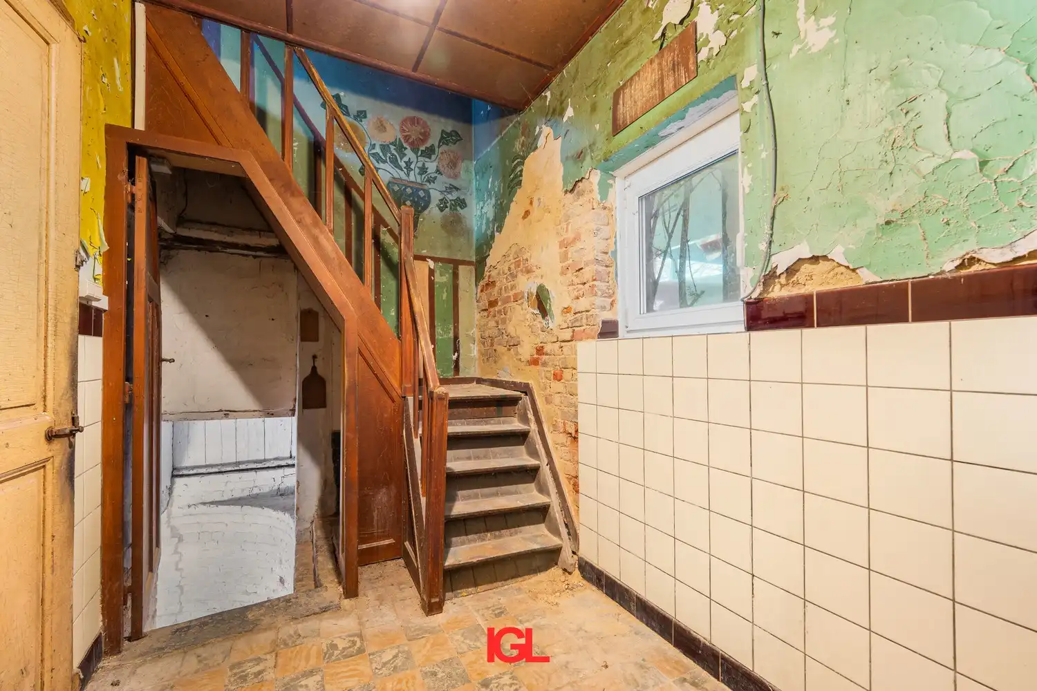 Te renoveren woning met grote tuin foto 10