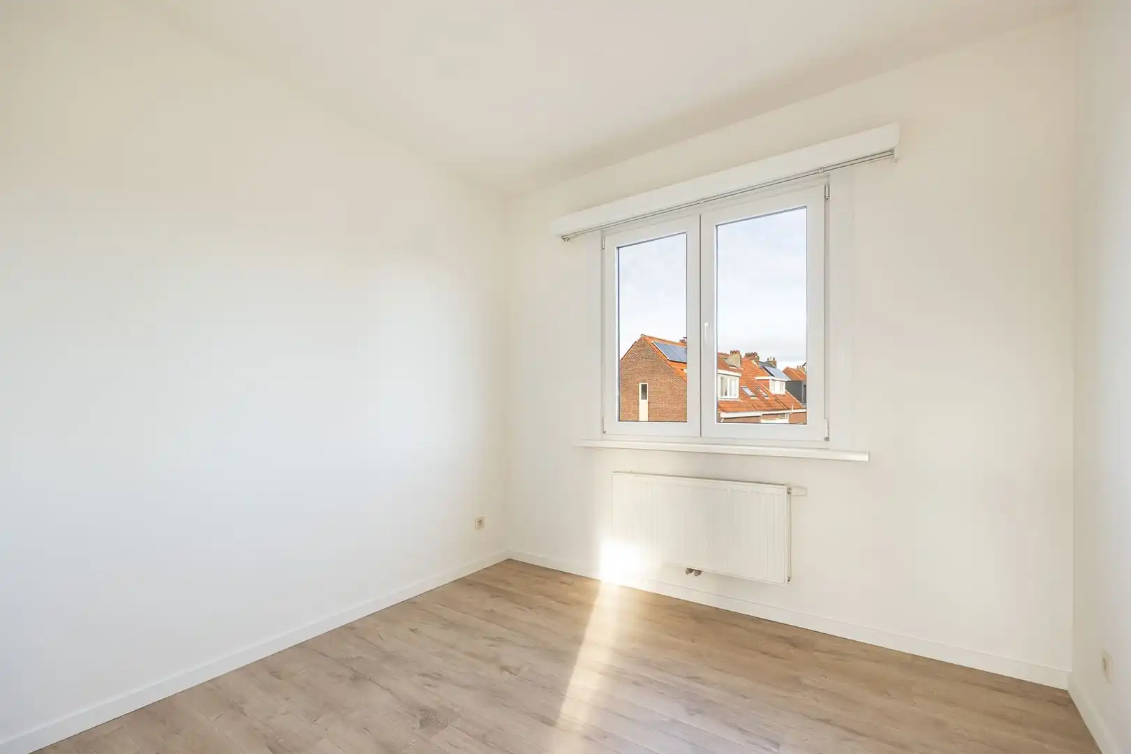 Prachtig dakappartement met 2 ruime slaapkamers te Schoonbroek.  foto 9