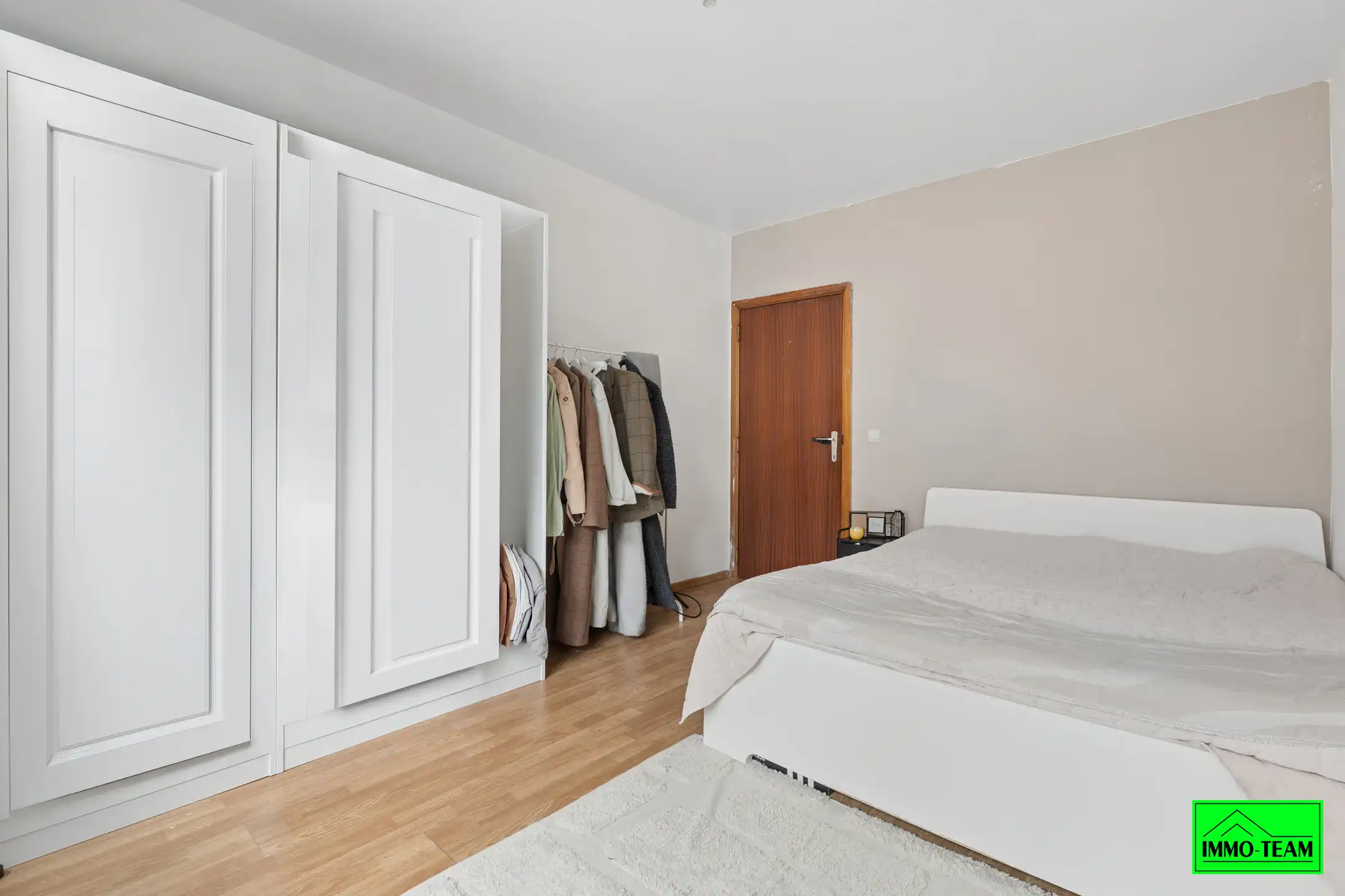 3-gevelwoning nabij Okegem dorp en station foto 10