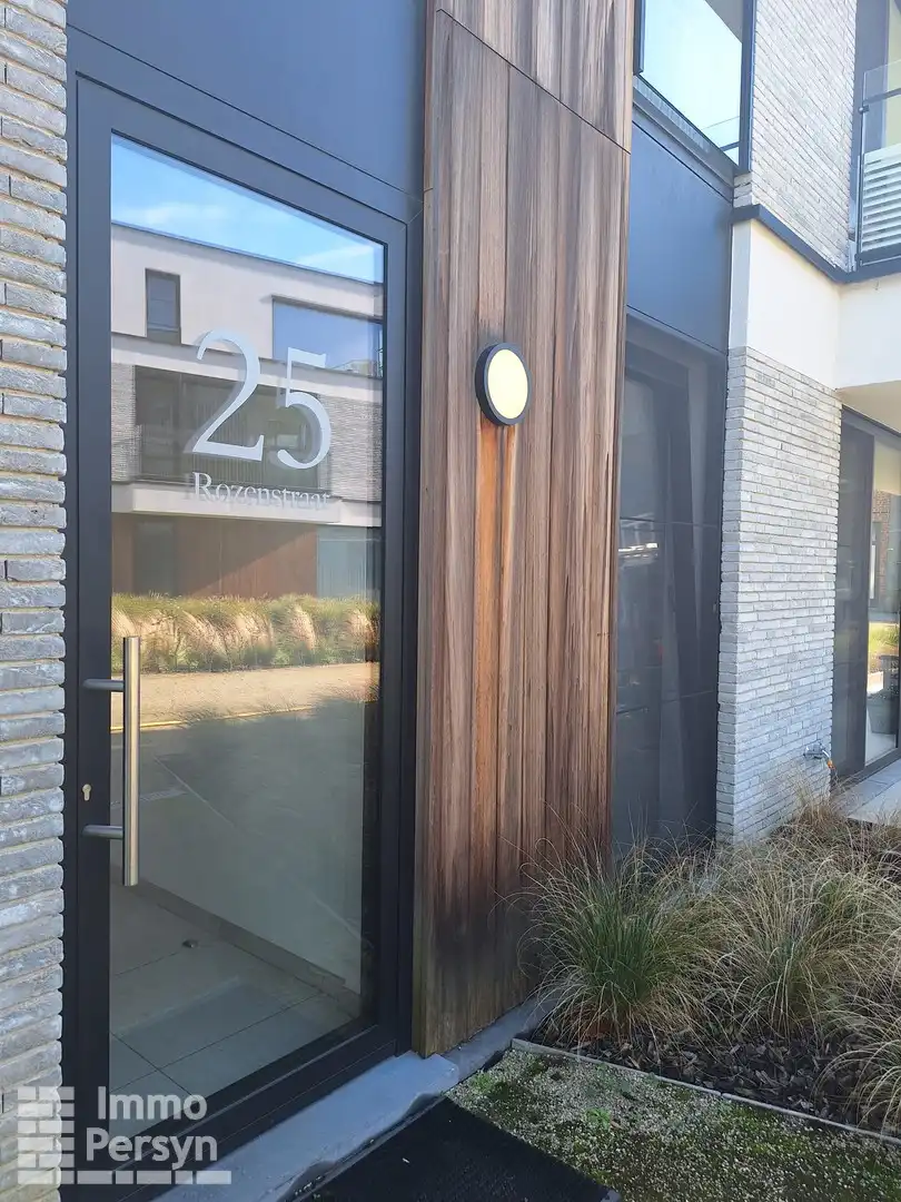 Energiezuinig 2-slpk app. met groot terras & autostaanplaats foto 28