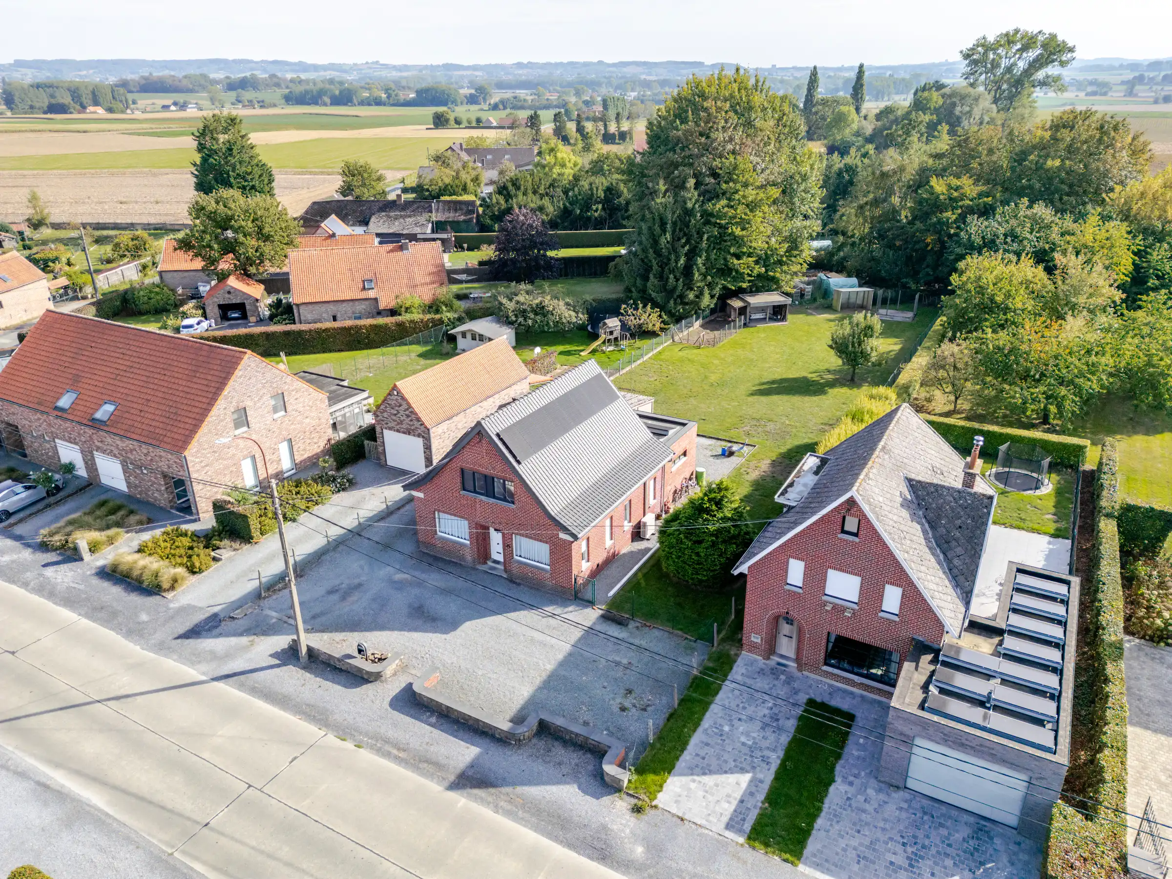 Vrijstaande woning met vernieuwd dak en veel potentieel foto 19