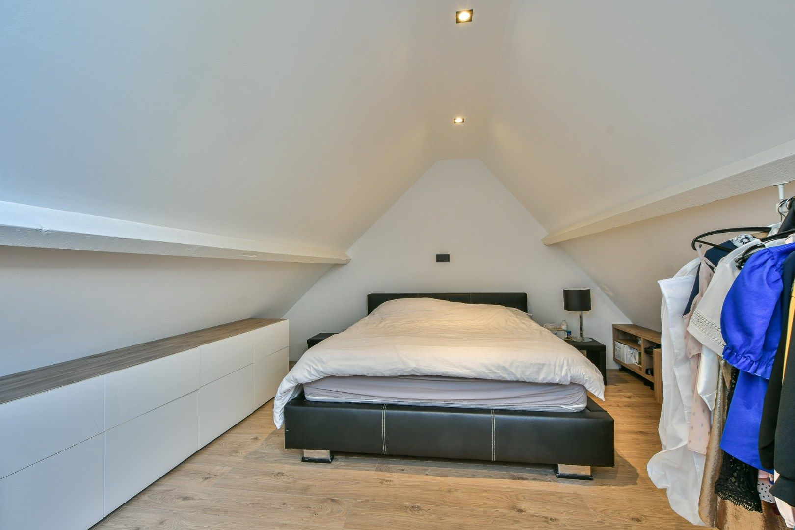 Volledig gerenoveerde bel-etagewoning in centrum Blankenberge te koop! foto 10