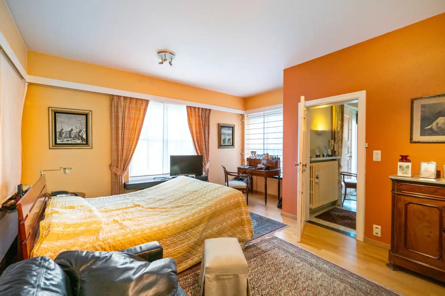 Ruime villa met 5 slpkrs, zwembad en handelsruimte op perceel van 3383m² te Berlaar foto 16