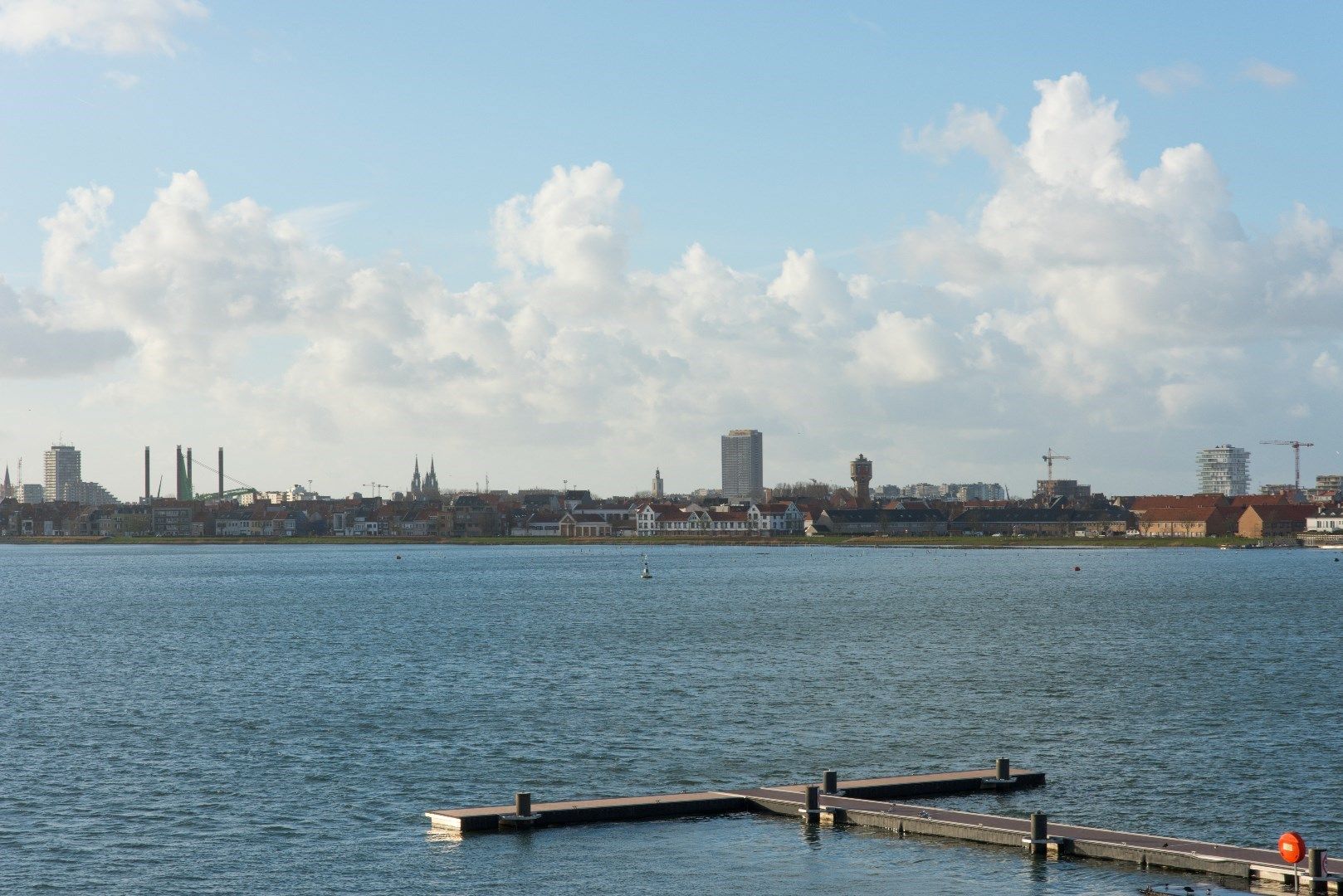 Topappartement op unieke locatie met prachtig zicht over de Spuikom! foto 3