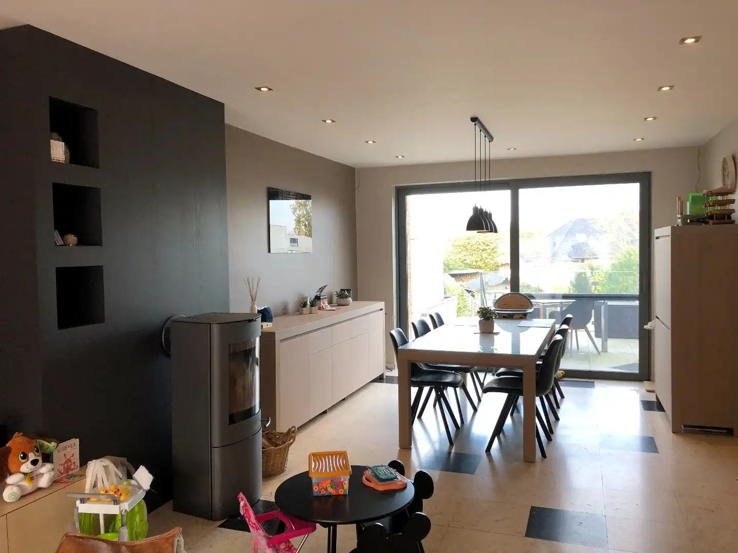 Mooi gerenoveerde woning met 3 slaapkamers, grote garage en tuin! foto 5