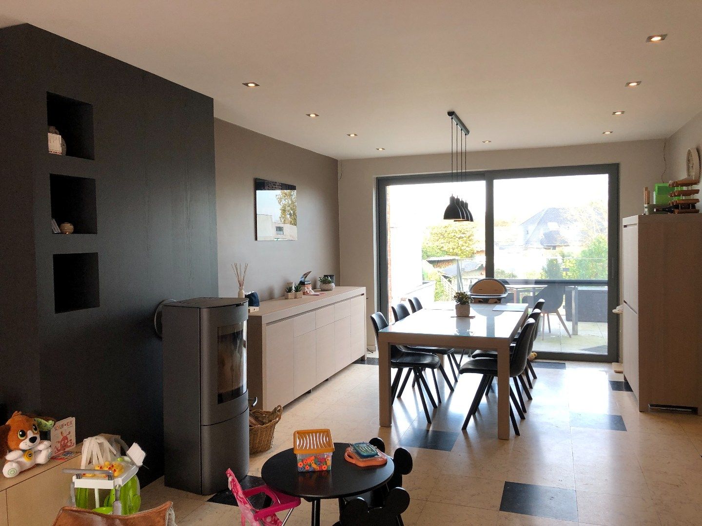 Mooi gerenoveerde woning met 3 slaapkamers, grote garage en tuin! foto 5