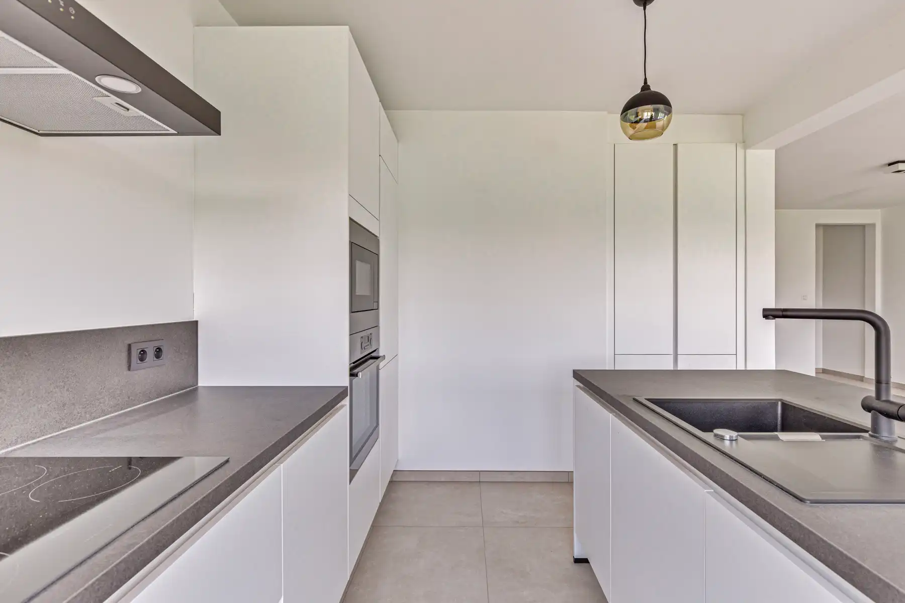 Duplex appartement met 4 slpk en 2 badkamers, tuin en garage foto 6