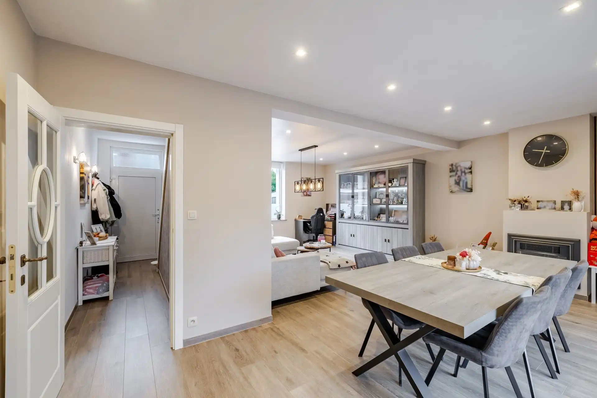 Mooie woning in centrum van Mere met 3 slaapkamers en tuin foto 8