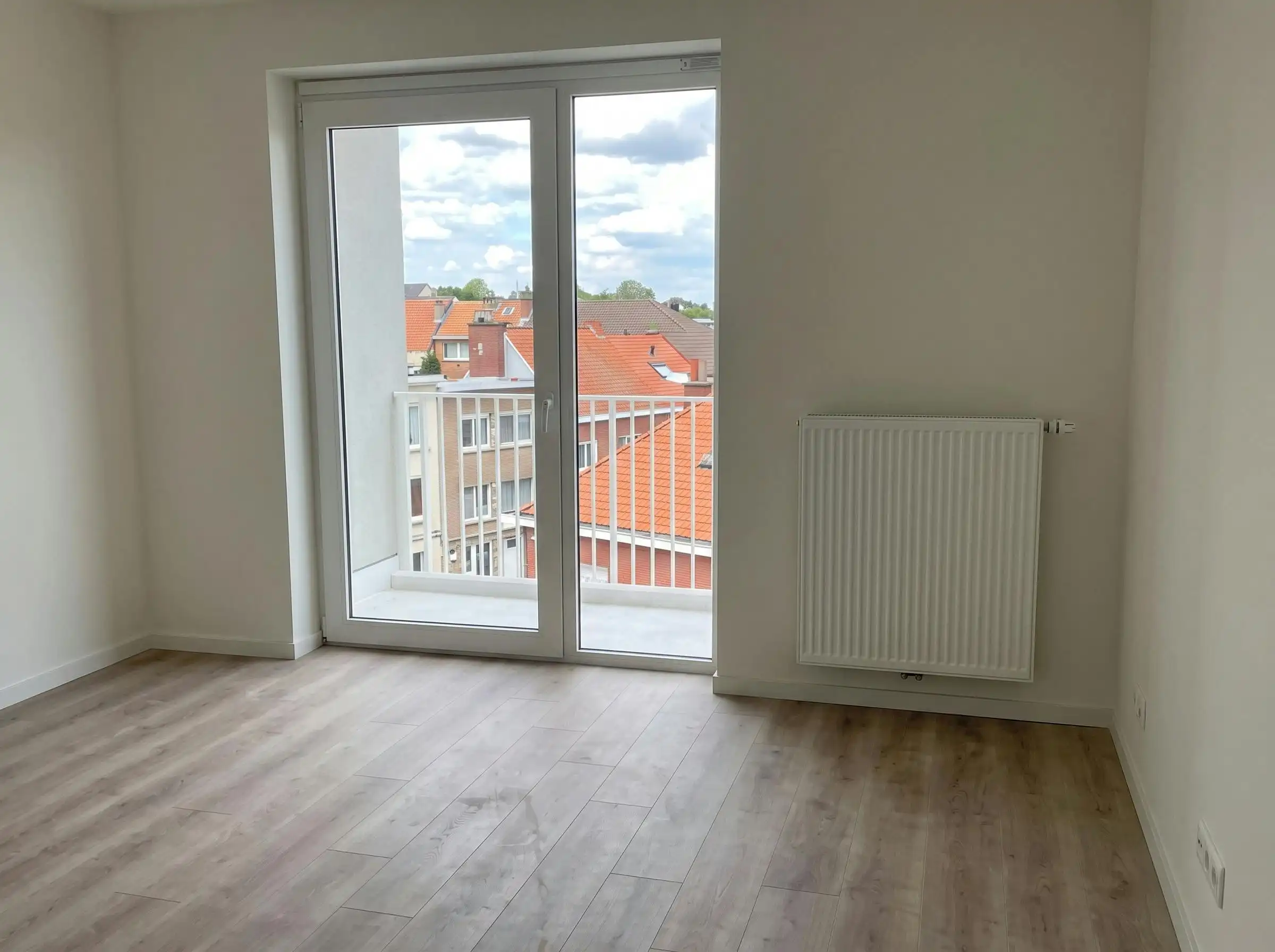 Lichtrijk appartement van 2022 met terras te Zellik. foto 7