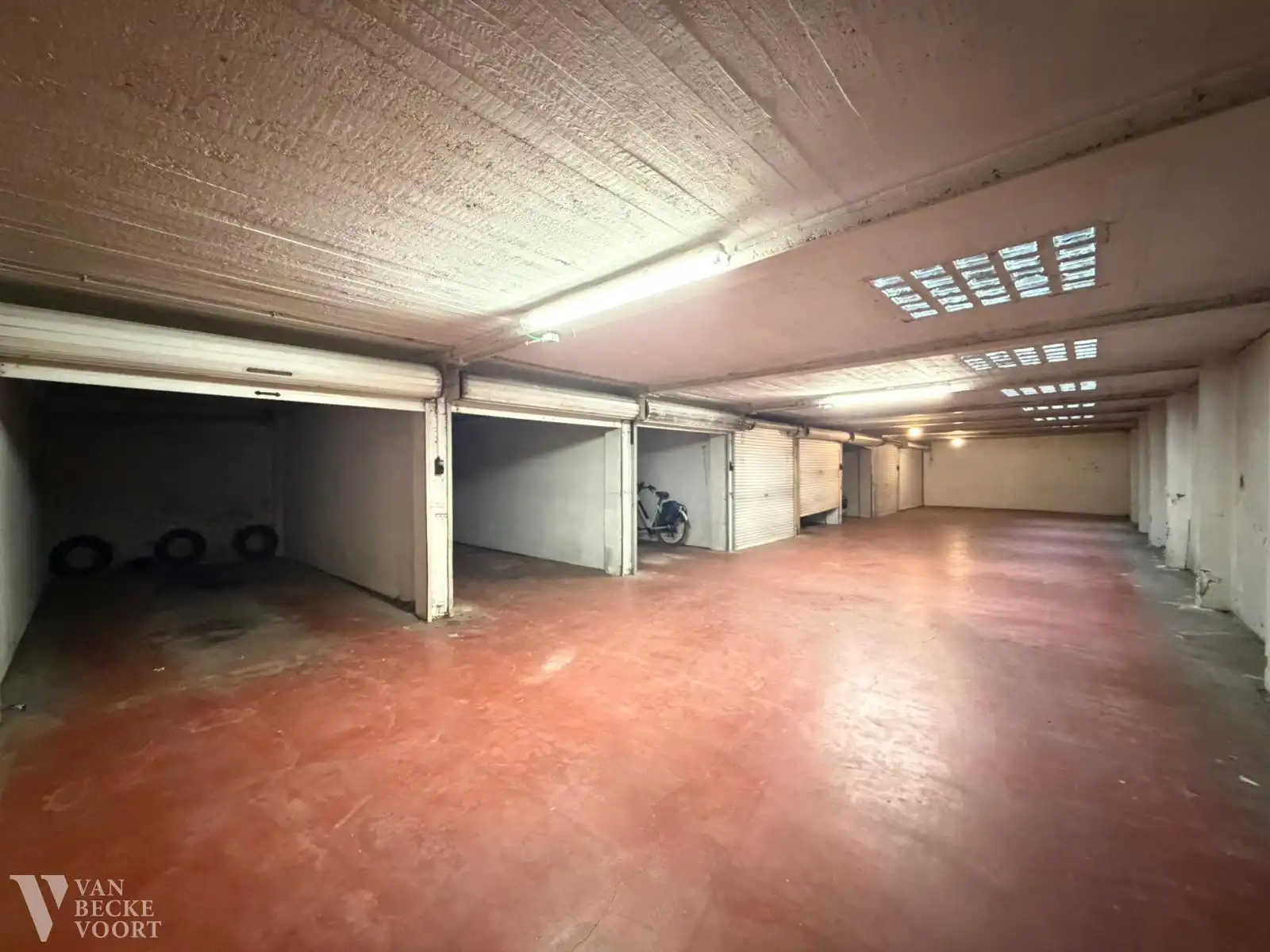 Garagebox 14m² op toplocatie Oostende foto 5