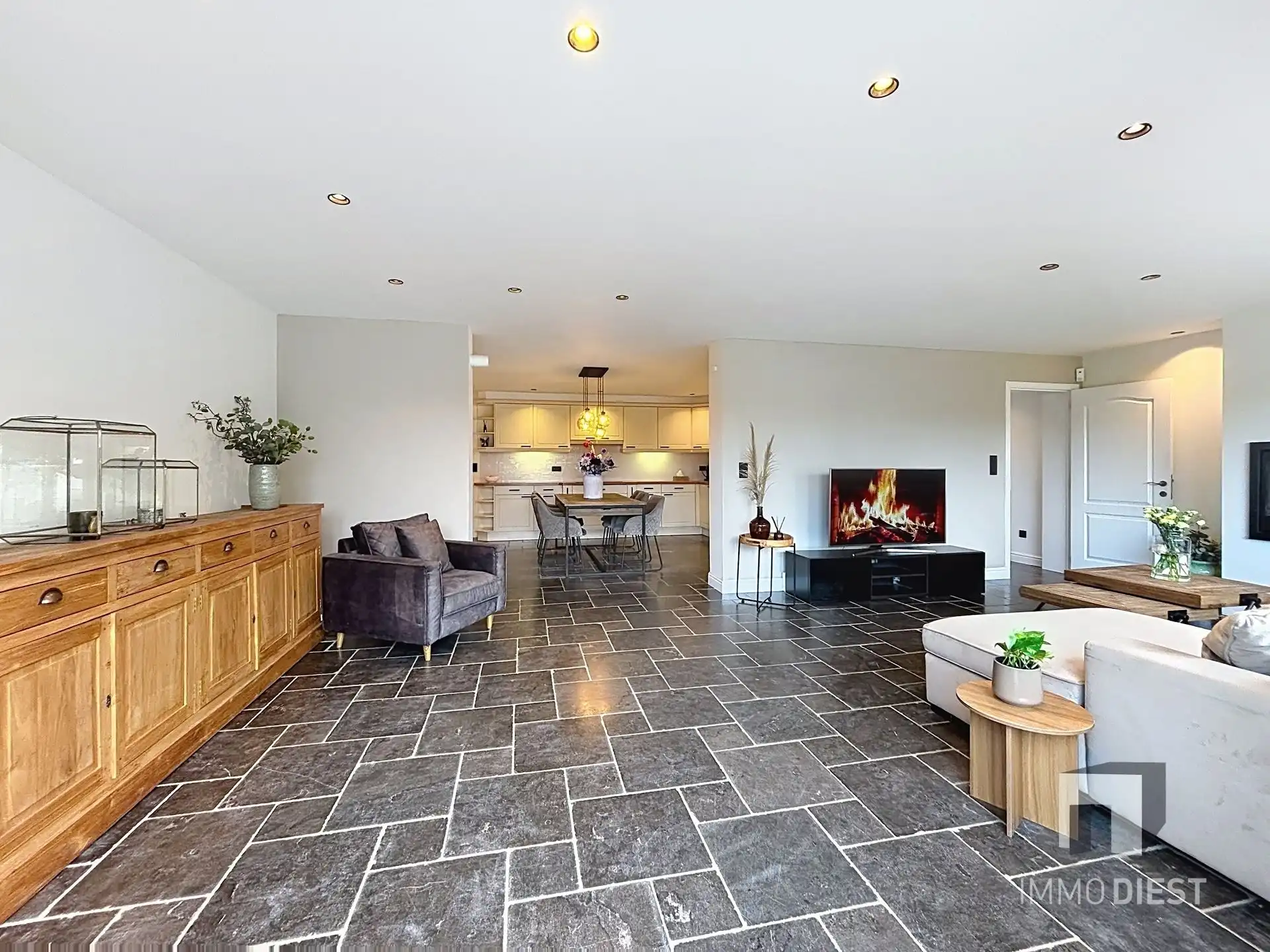 Trendy - volledig gerenoveerde woning met 3 slaapk en 2 badkamers foto 7