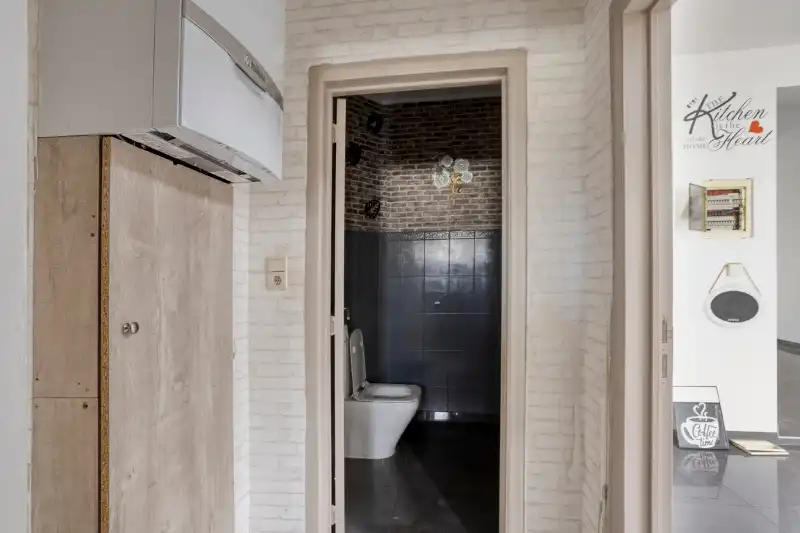 Op te knappen woning met veel potentieel in rustige woonomgeving foto 4