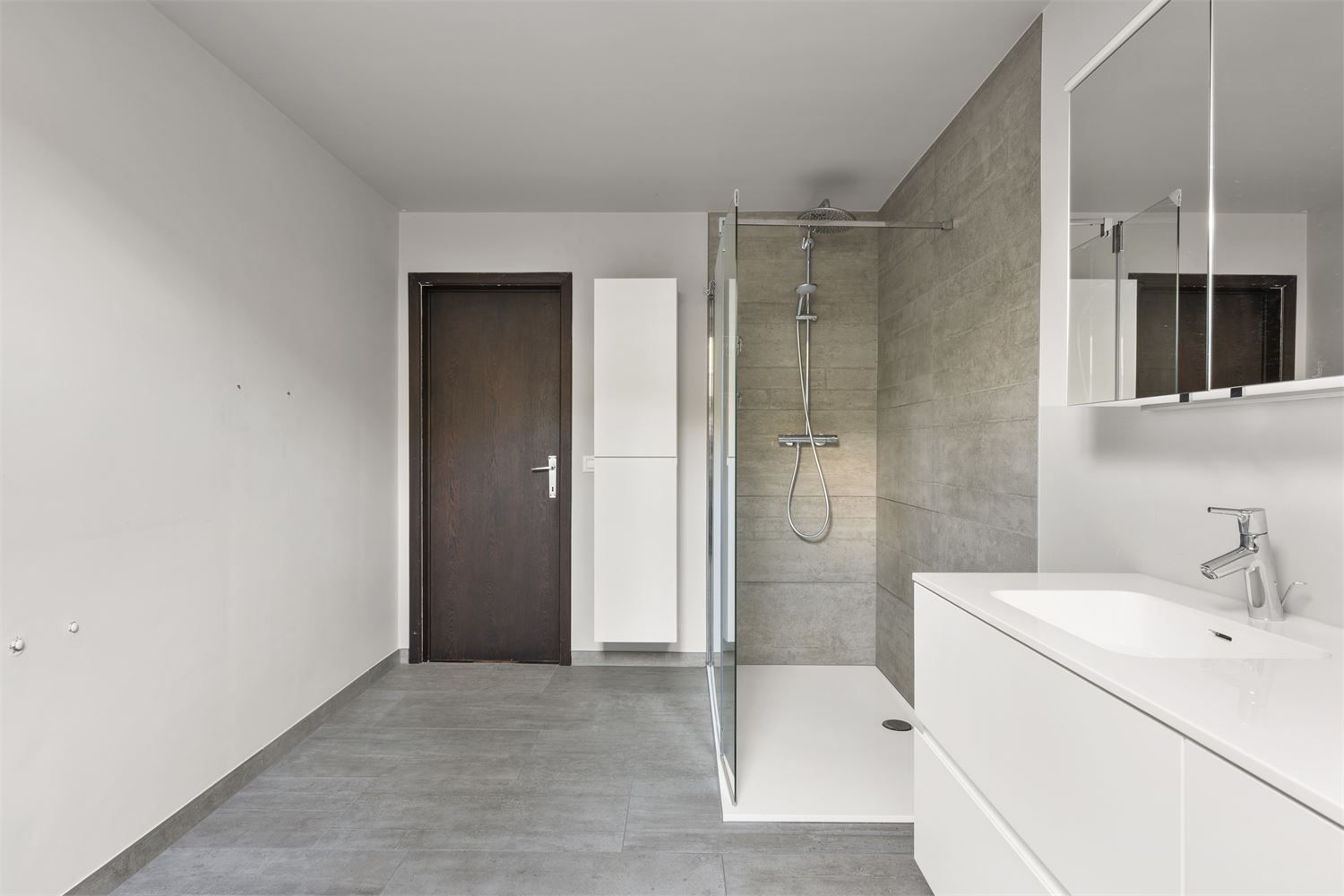 GERENOVEERDE WONING MET ADEMBENEMENDE VERGEZICHTEN foto 21