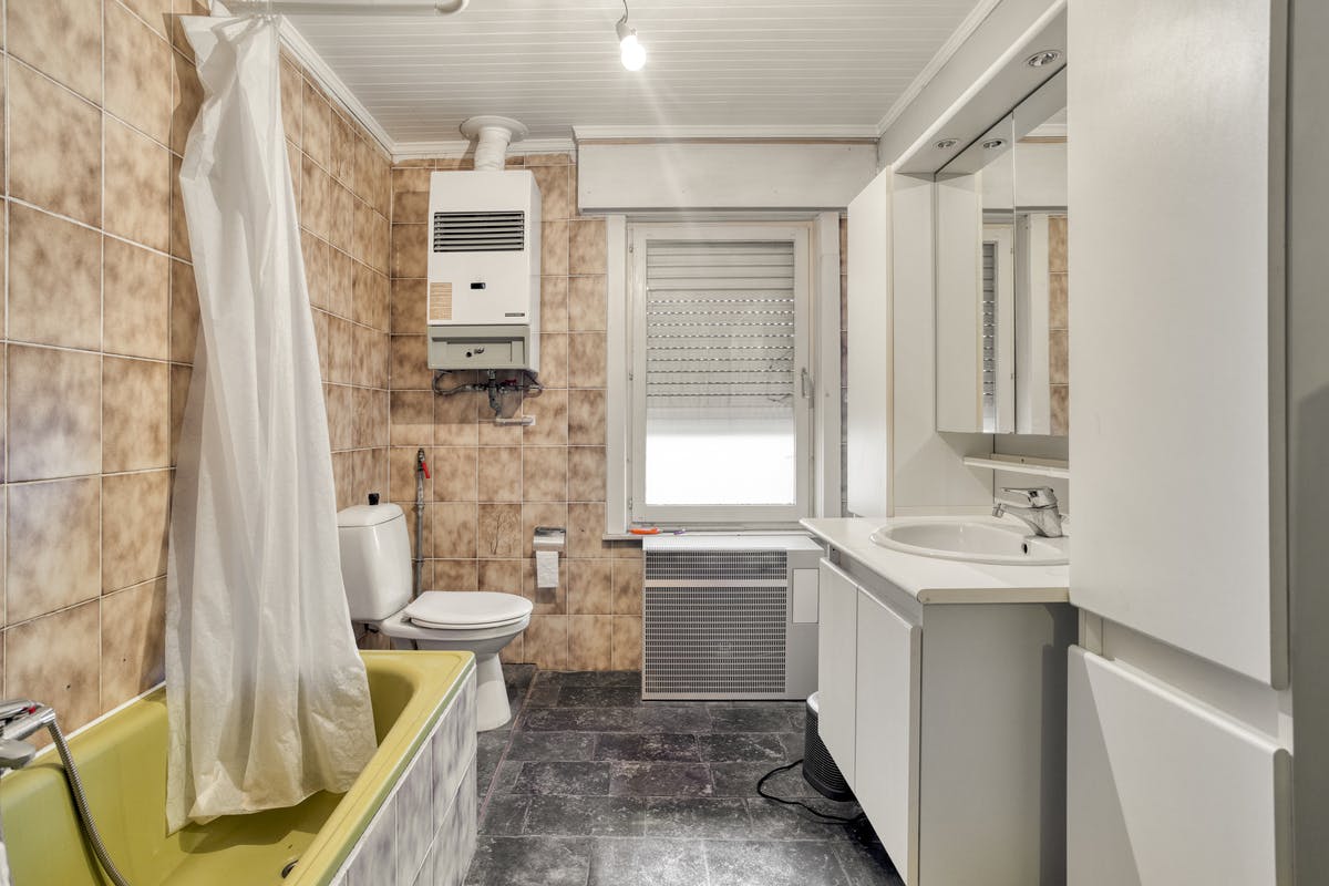 Te renoveren huis te koop met garage in Aartrijke foto 10