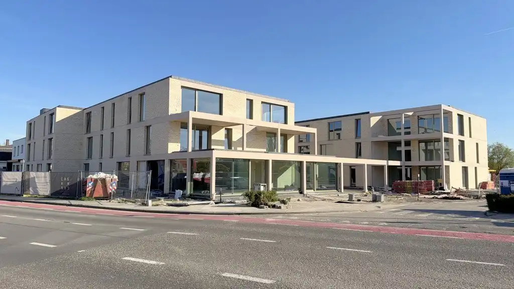 Nieuwbouw commercieel gelijkvloers te koop aan station Eke-Nazareth foto 14