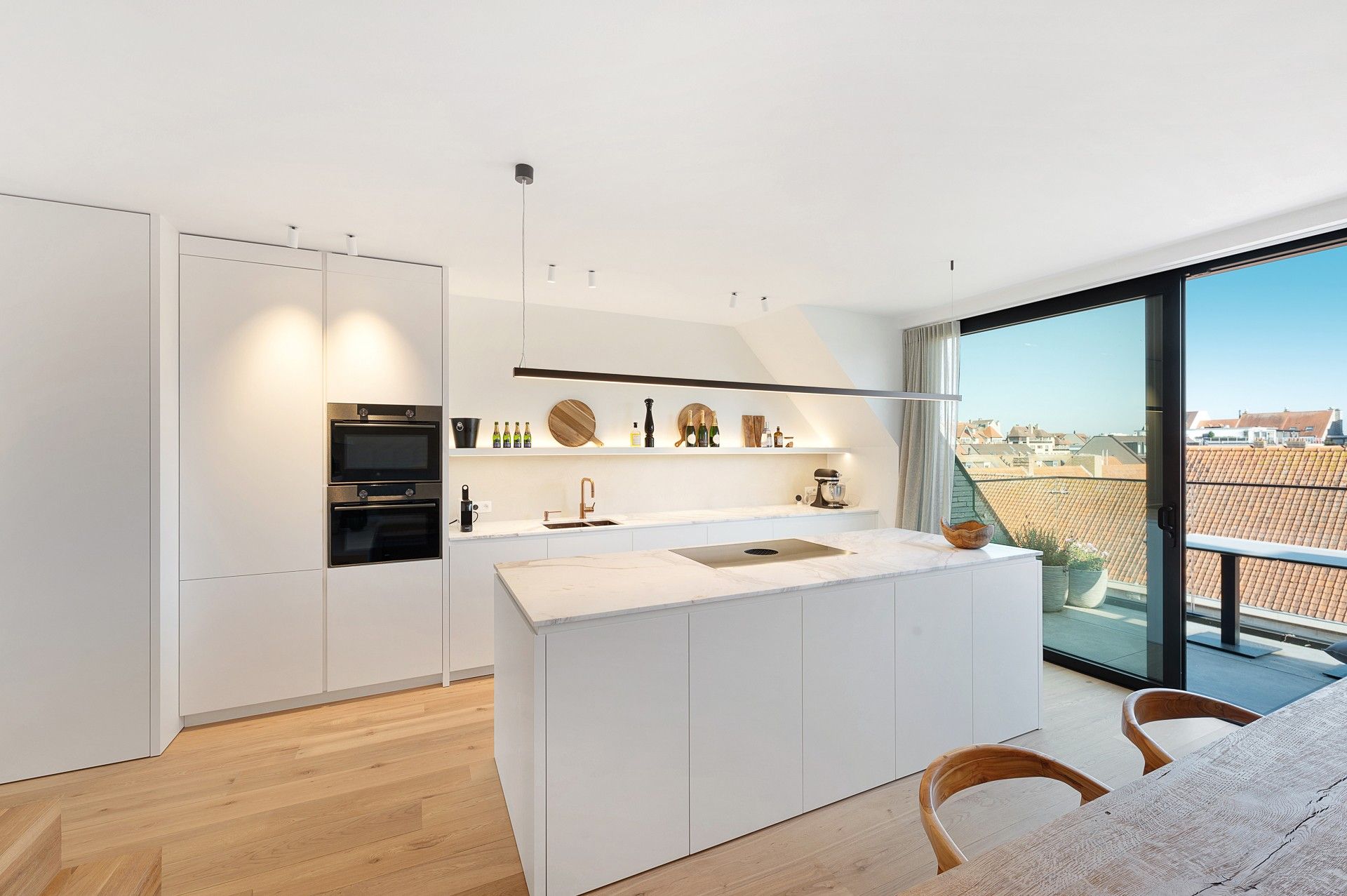 Stijlvol duplex appartement met zonnige terrassen nabij het centrum van Knokke foto 2