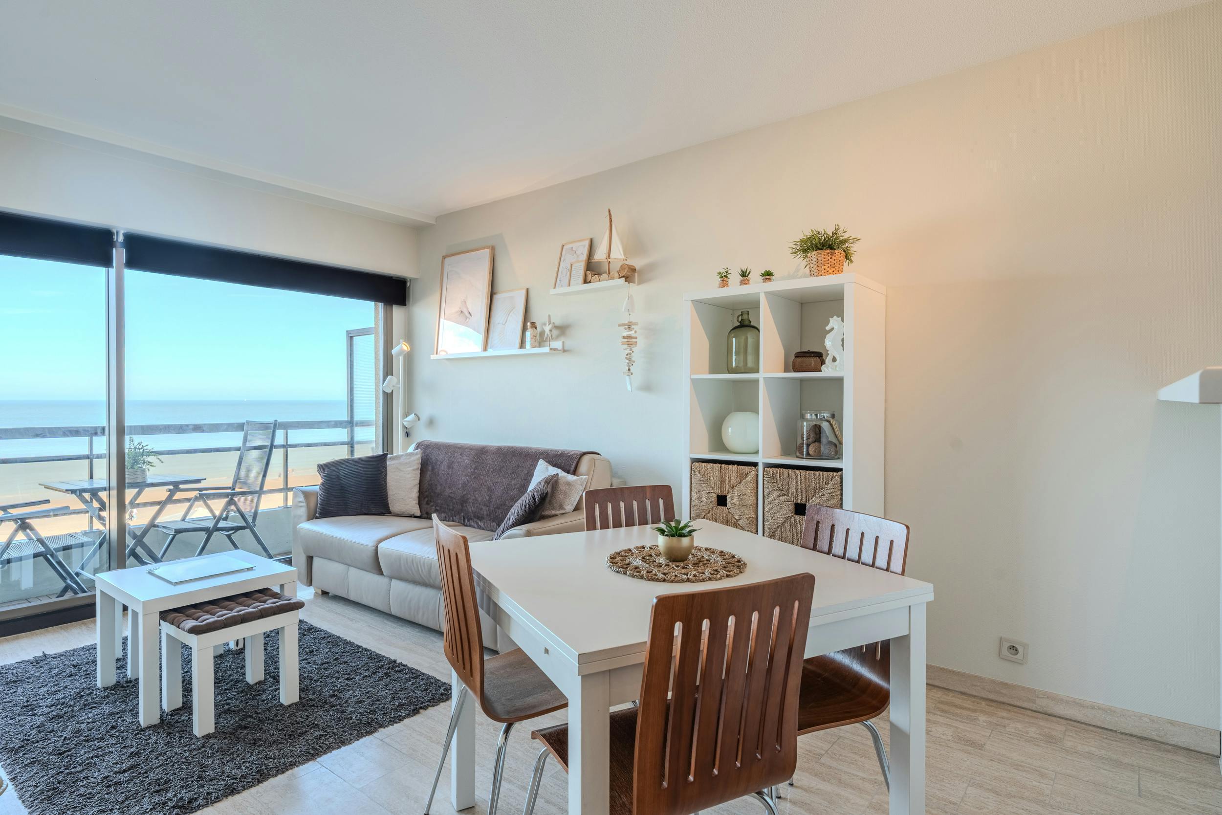Lichtrijke studio met terras en fenomenaal frontaal zeezicht te koop! foto 7