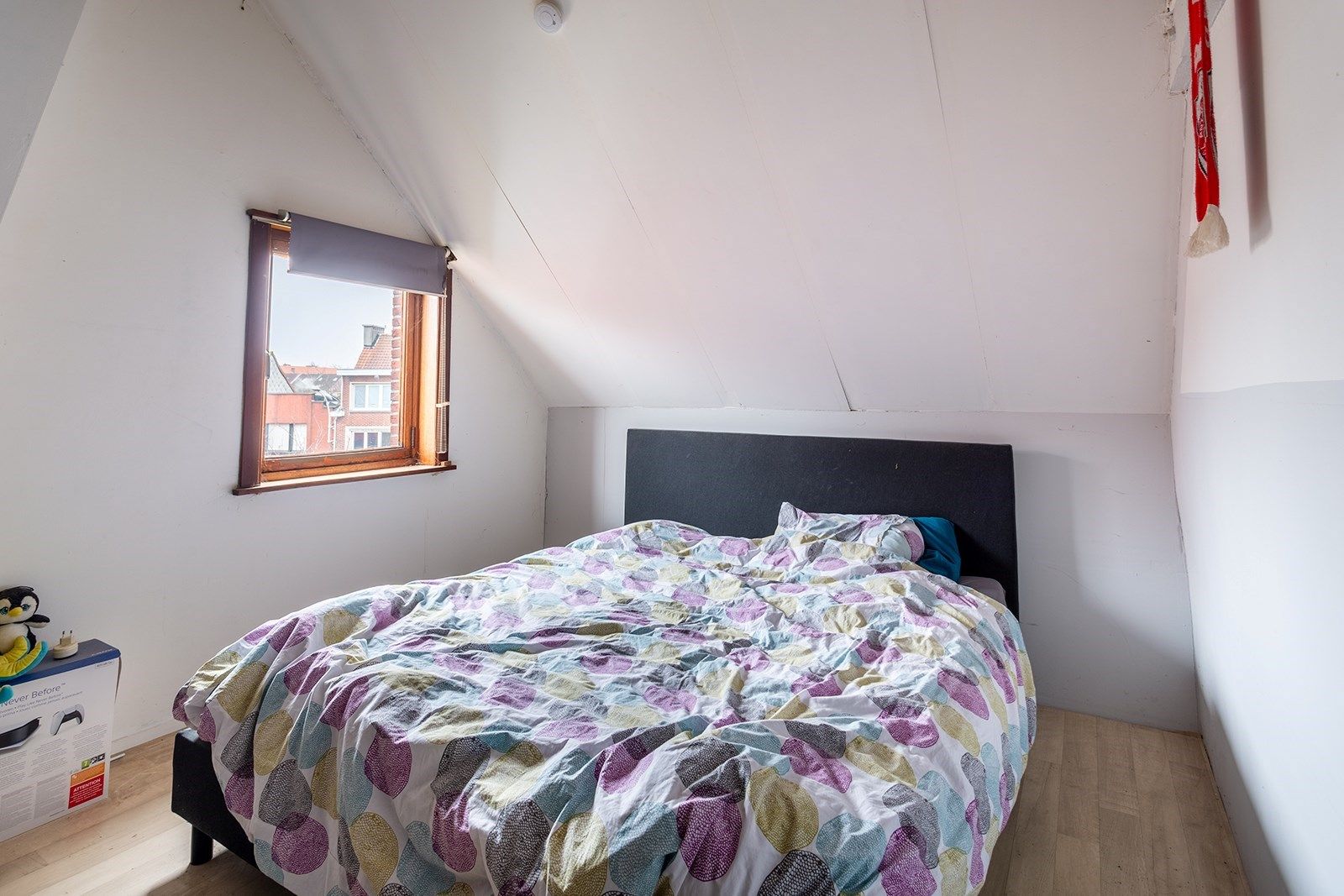 Ruime halfopen bebouwing met vijf slaapkamers foto 23