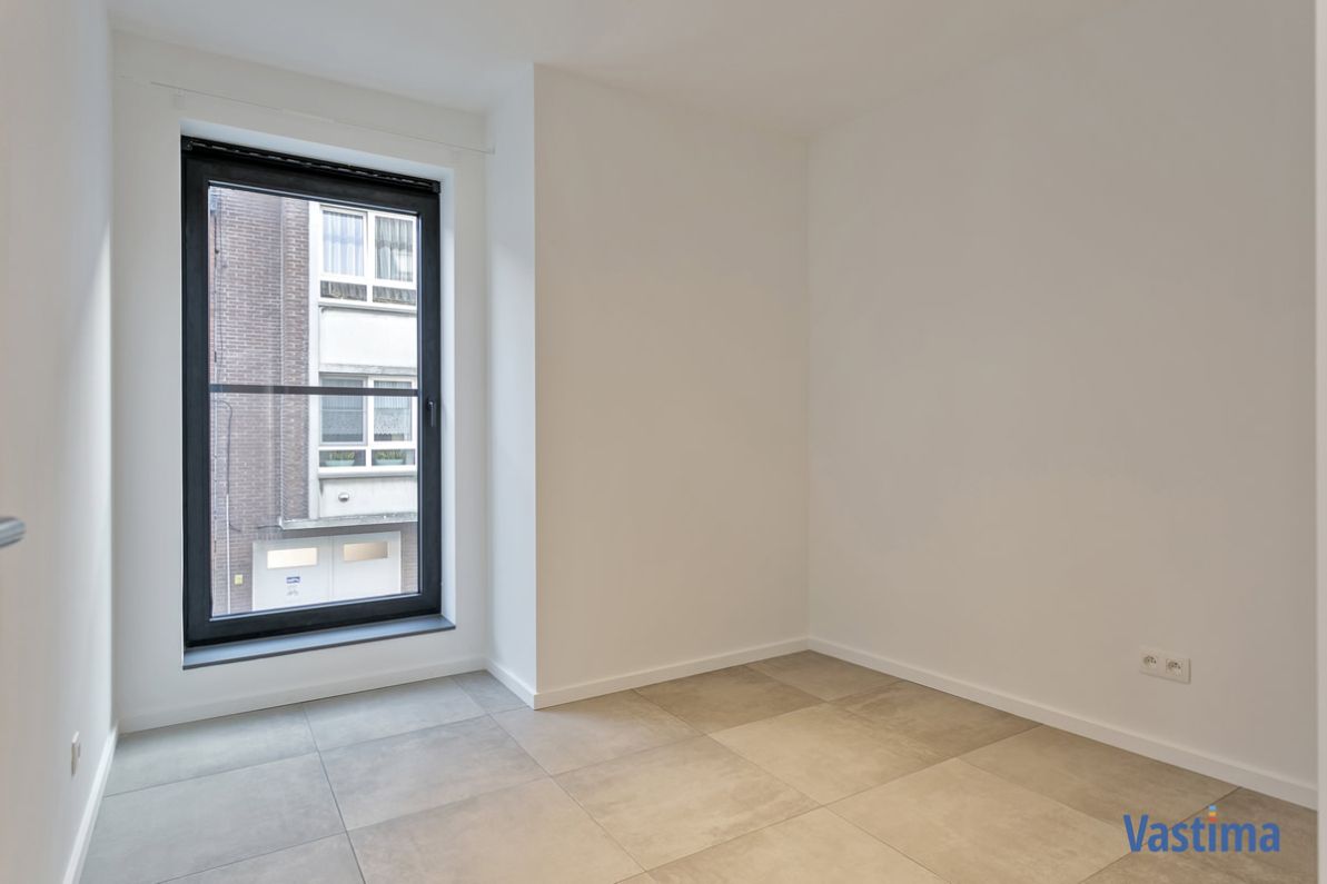 Recent appartement met 2 slaapkamers, terras en autostaanplaats foto 14