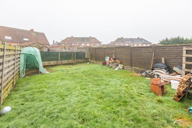Halfopen woning met 4 slaapkamers en tuin (energielabel D), zij-uitweg voor fietsen... foto 15