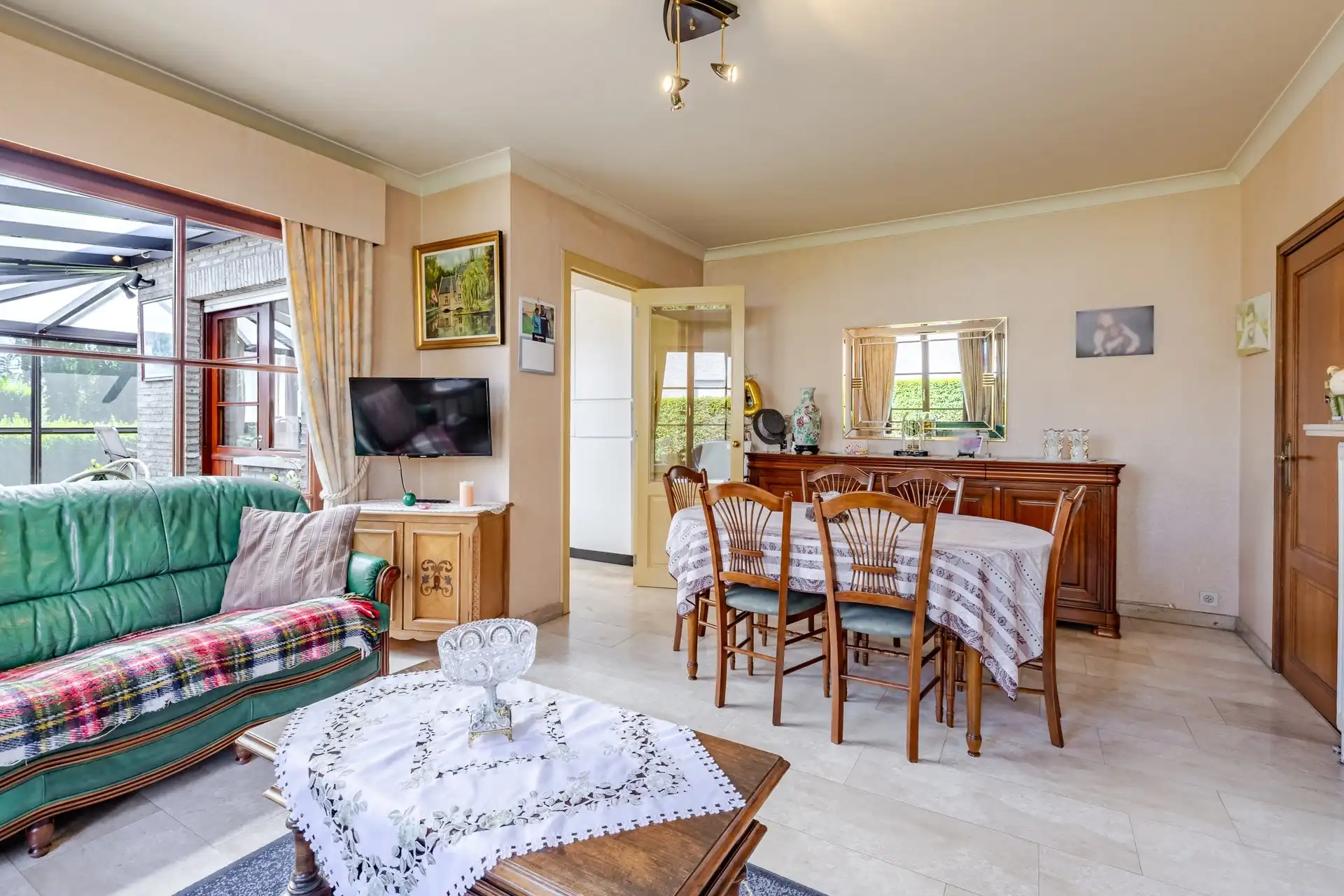 Statige woning met 3 slks, zuidgerichte tuin en veel parkeermogelijkheid foto 7
