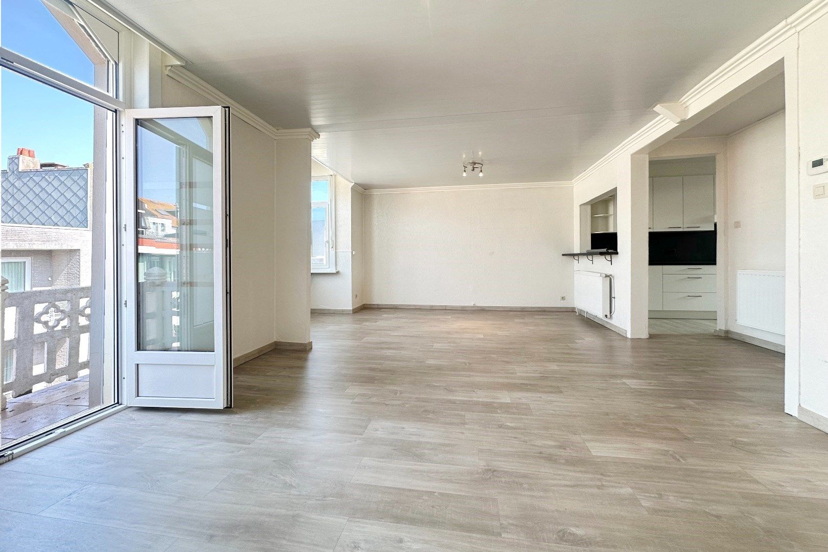 Prachtige interbellumwoning onderverdeeld in drie ruime appartementen foto 4