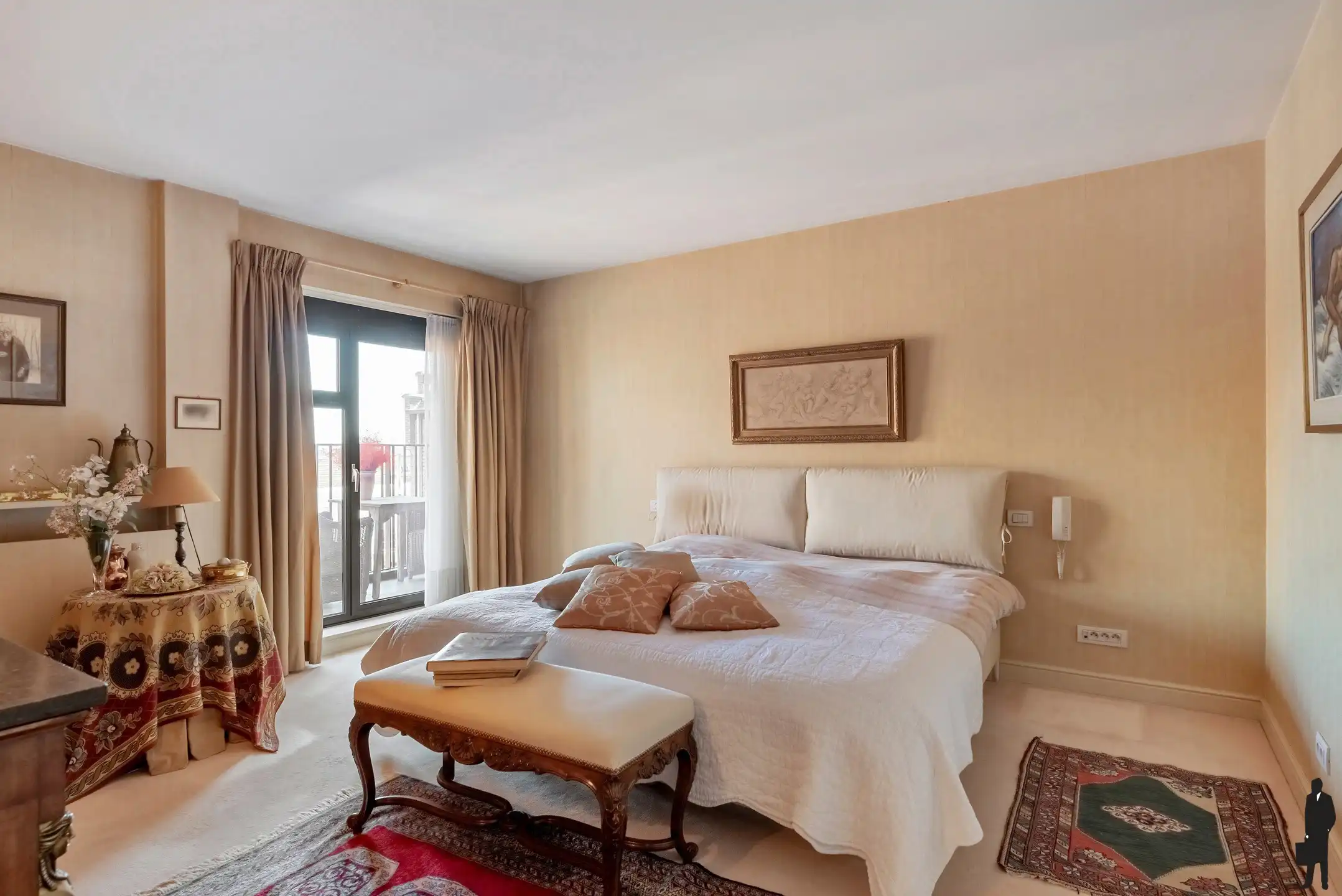 Exclusief appartement van 244m² op de Grote Markt foto 14