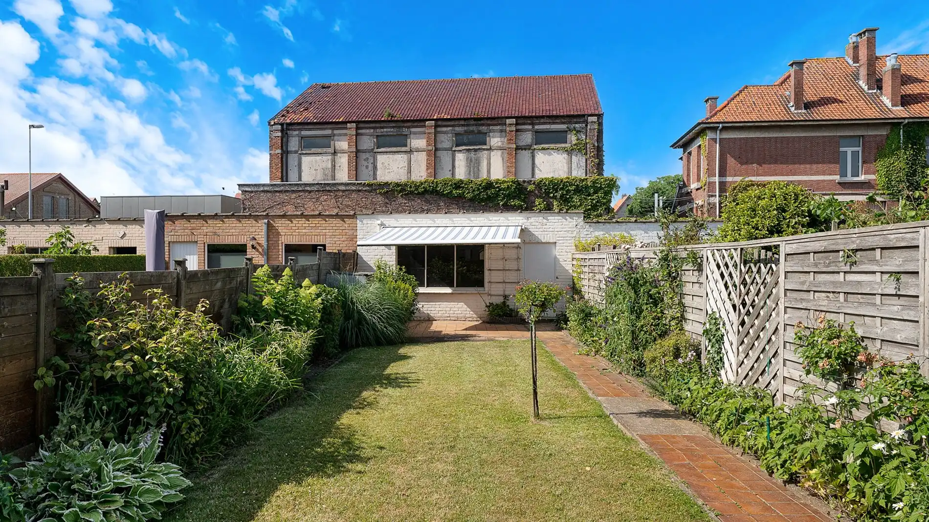 Huis met groot volume en garage te Knokke foto 11