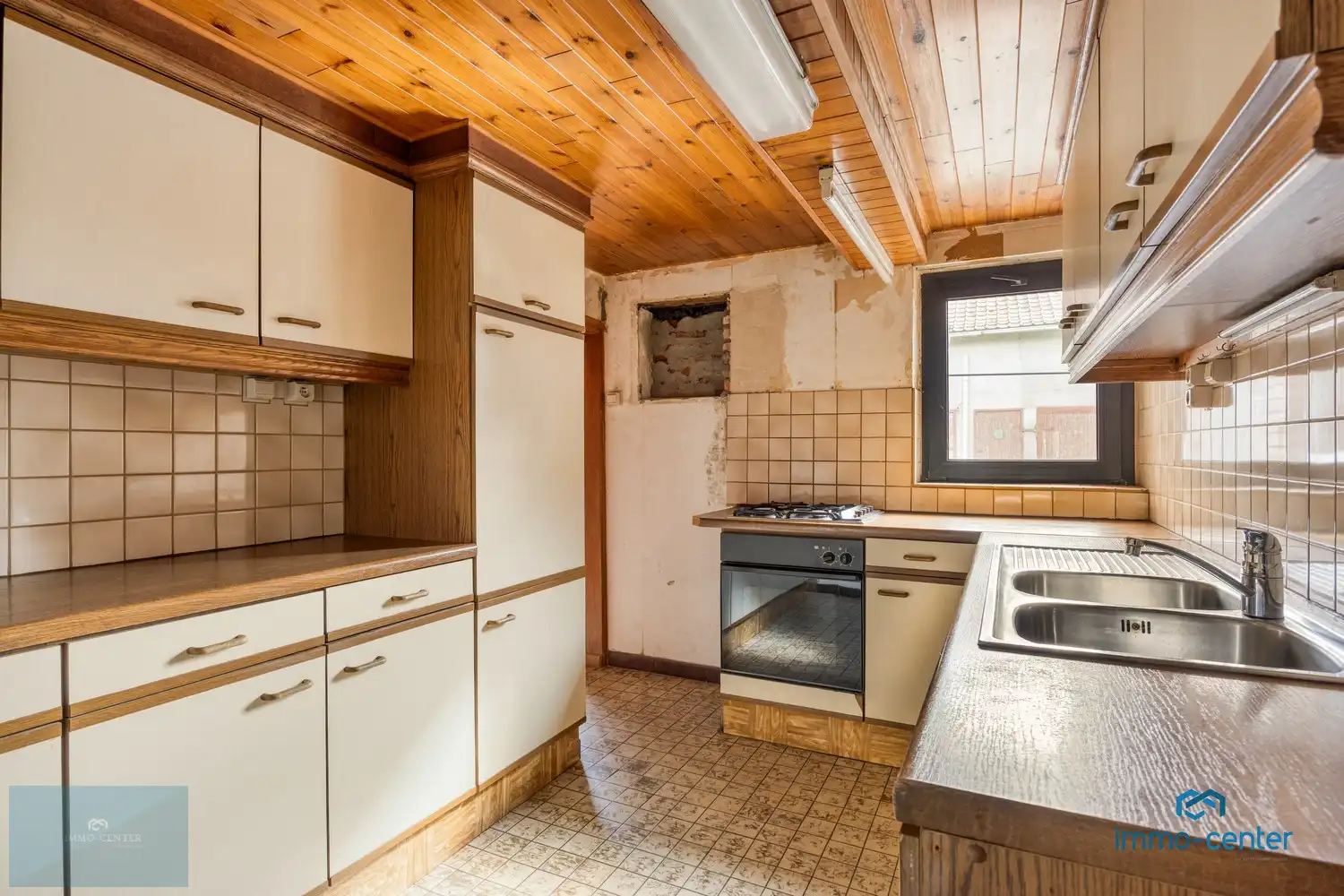 Landelijke charme en ruimte om te renoveren op 990 m² foto 5