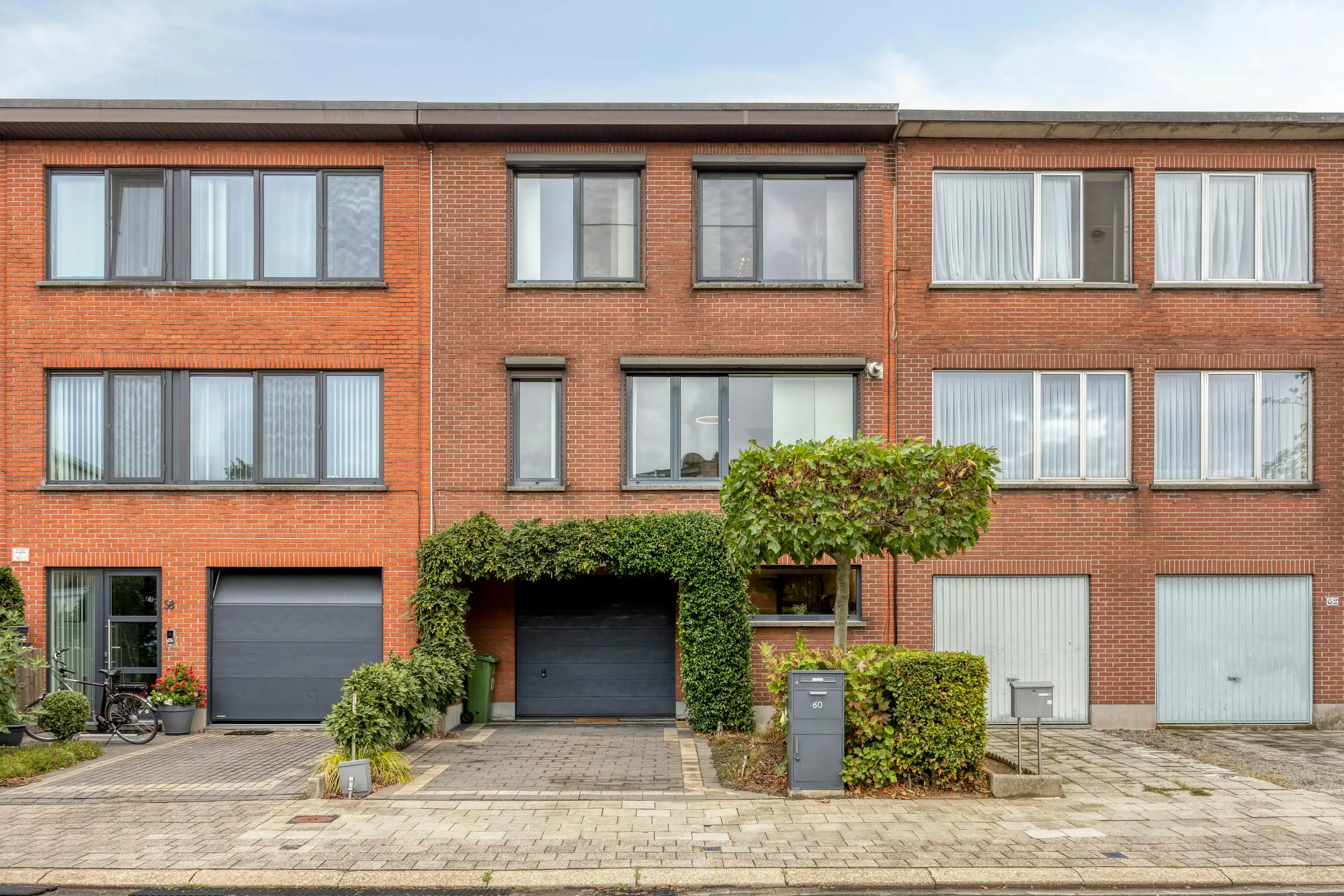 Lichtrijke en energiezuinige woning te koop in Ekeren foto {{pictureIndex}}