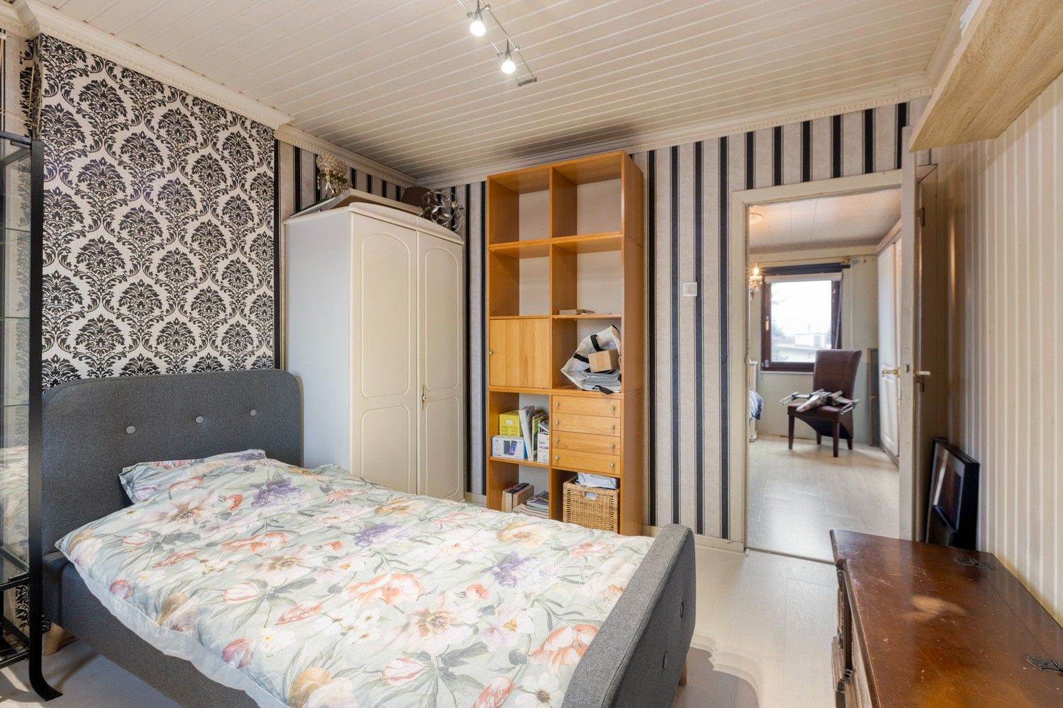 Karakteristieke, te renoveren woning met gezellige tuin en veel potentieel op een top-locatie te Lanaken foto 13