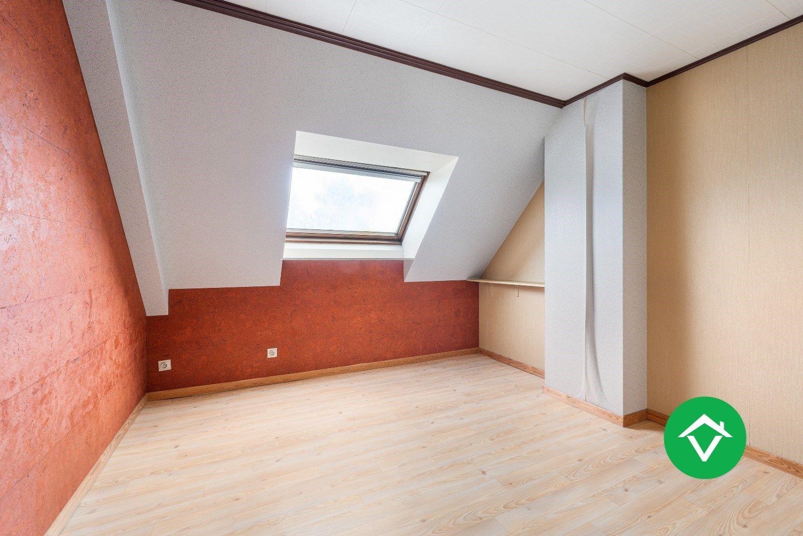 Woning met appartement te koop in het centrum van Eernegem foto 18