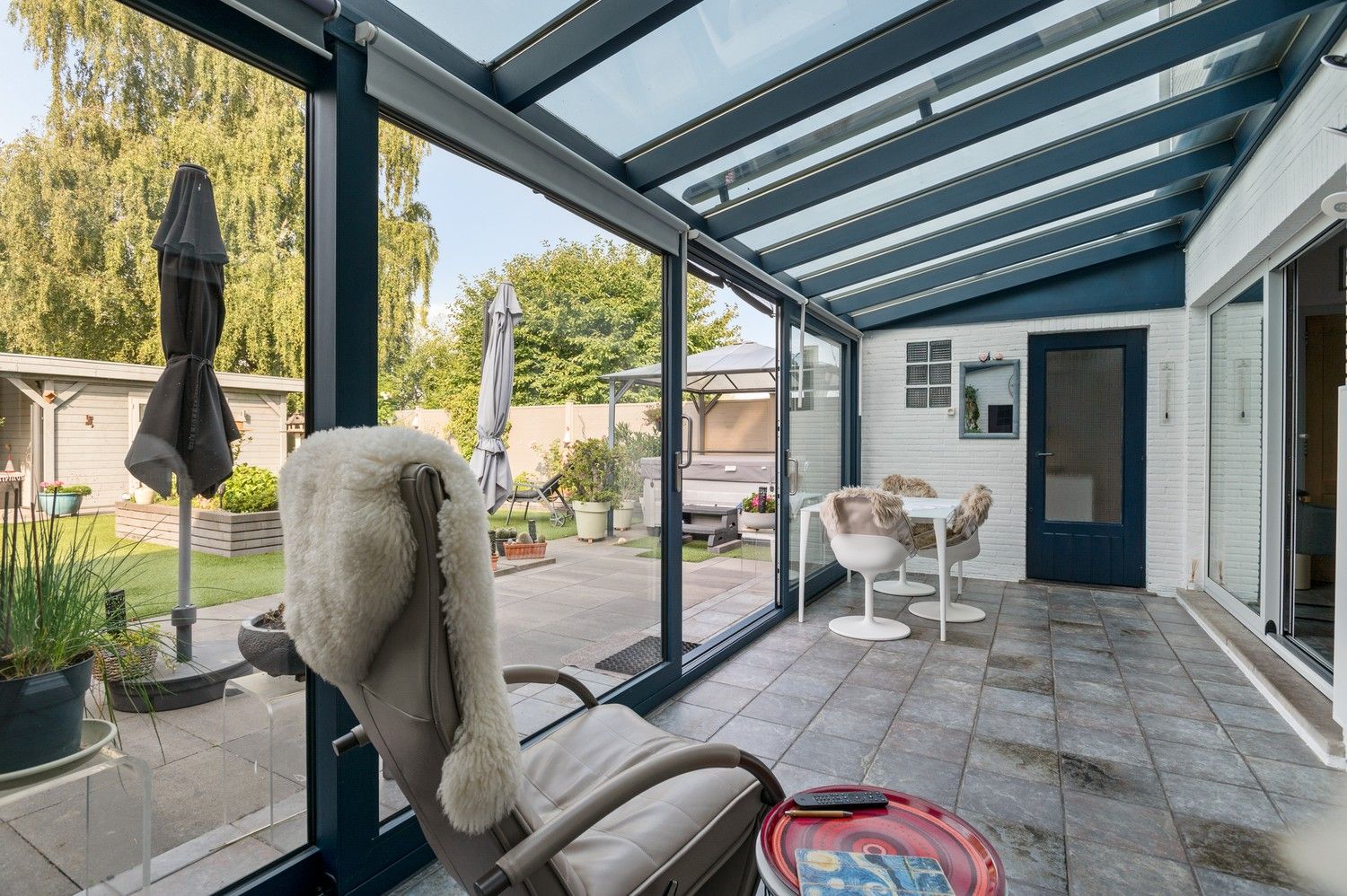 Charmante halfopen woning met 3 slaapkamers met ruime tuin in een doodlopende straat te Burcht! foto 11