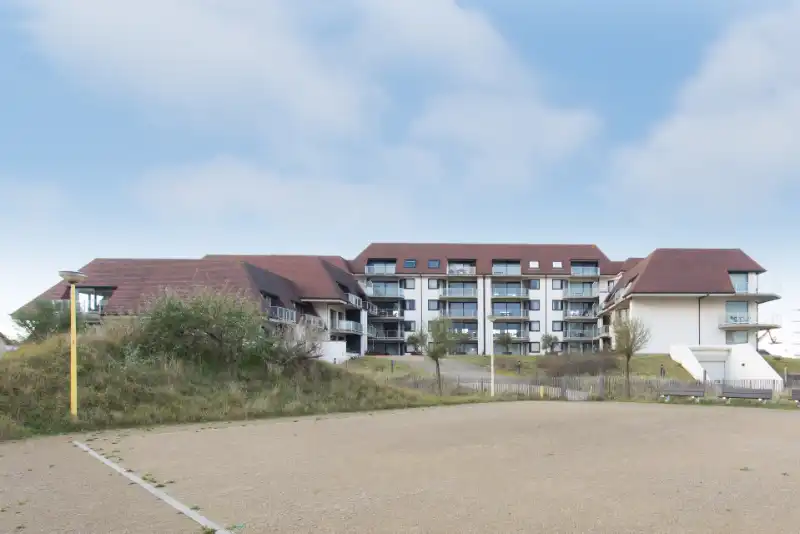 Ruim 2-slaapkamer appartement met zeezicht te koop foto 12
