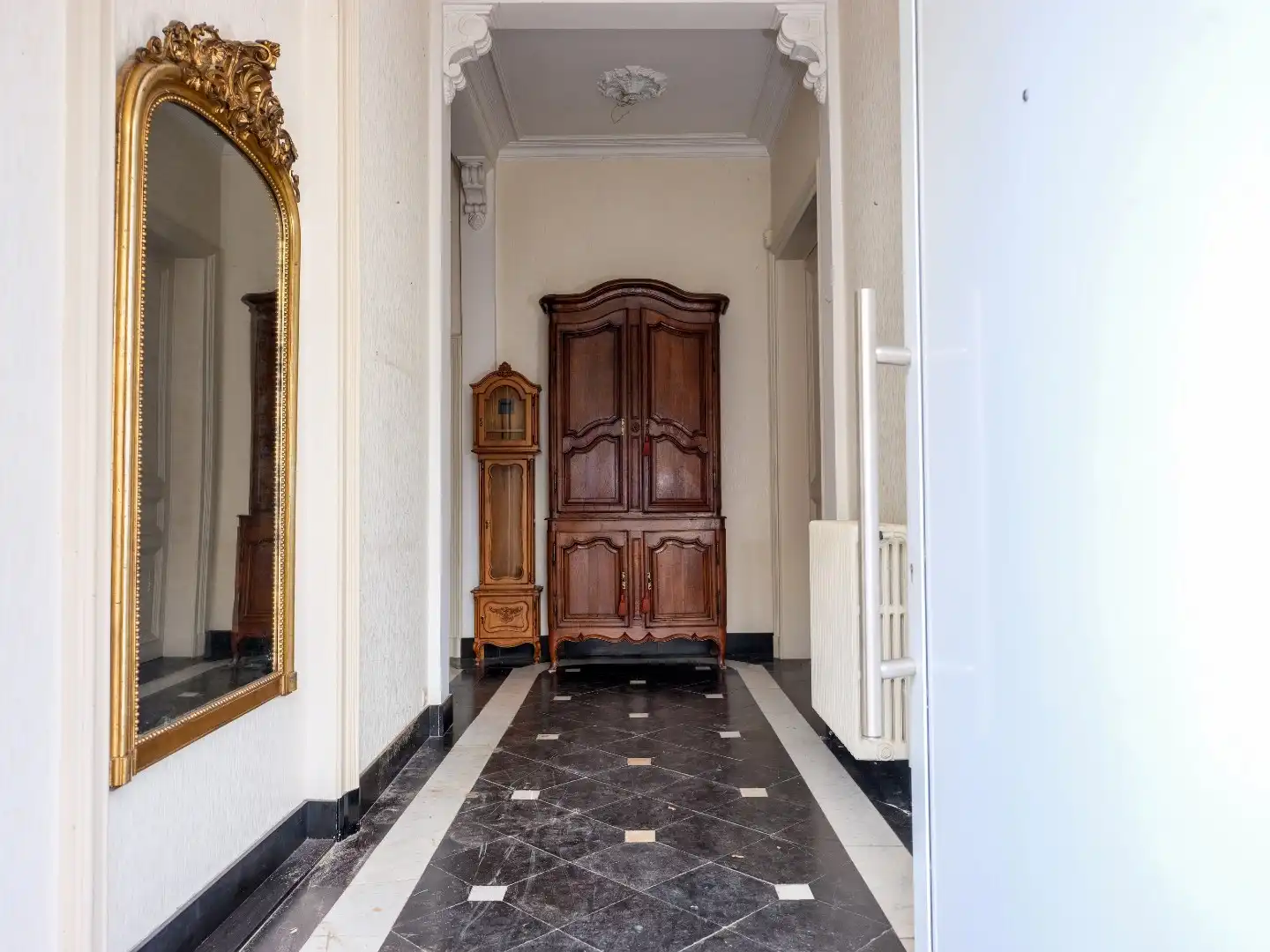 Ruime pastorie met 4 slaapkamers, tuin en garage te Emelgem foto 8