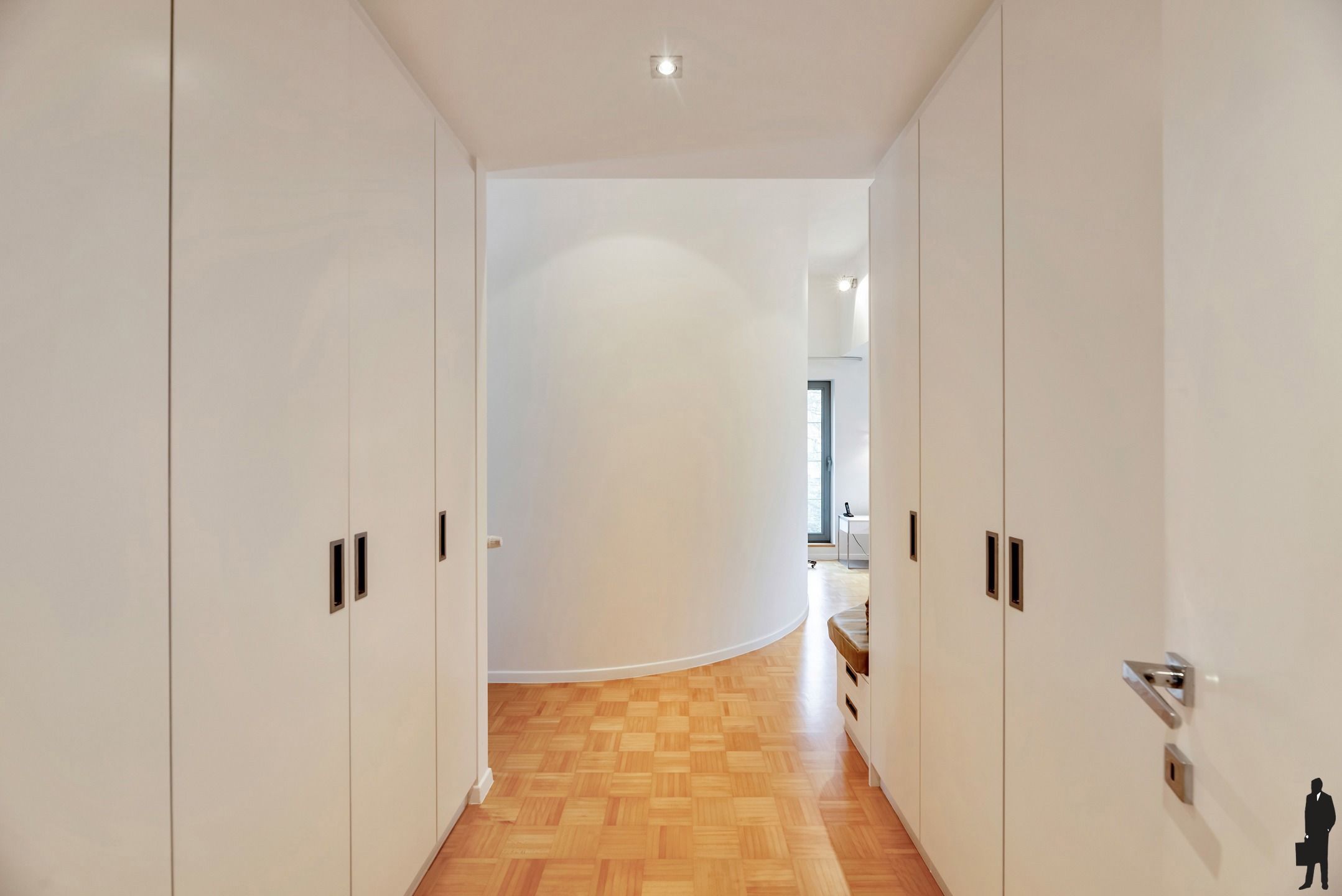 VILLA MET APARTE PRAKTIJK OF APART KANTOOR AAN HUIS (vrij beroep mogelijk!)  foto 13