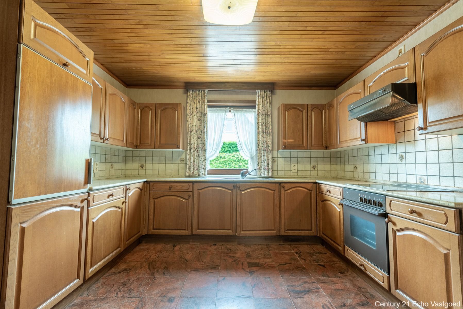 Karakterwoning met hal, garages, parking, tuin op ca 898m² foto 16