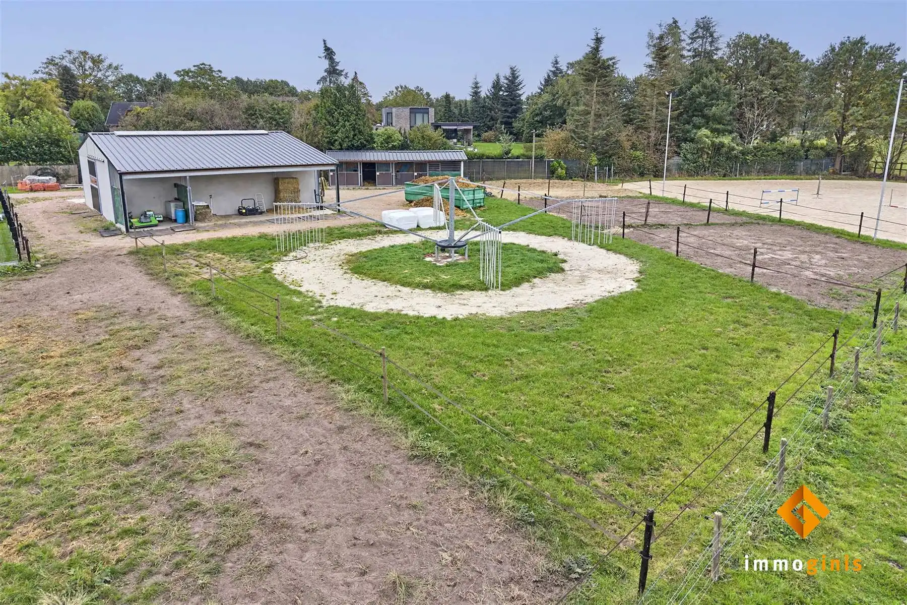 Ruime, gerenoveerde woning met 6 slaapkamers en loods (180m²) op een perceel van 71a44ca. foto 25