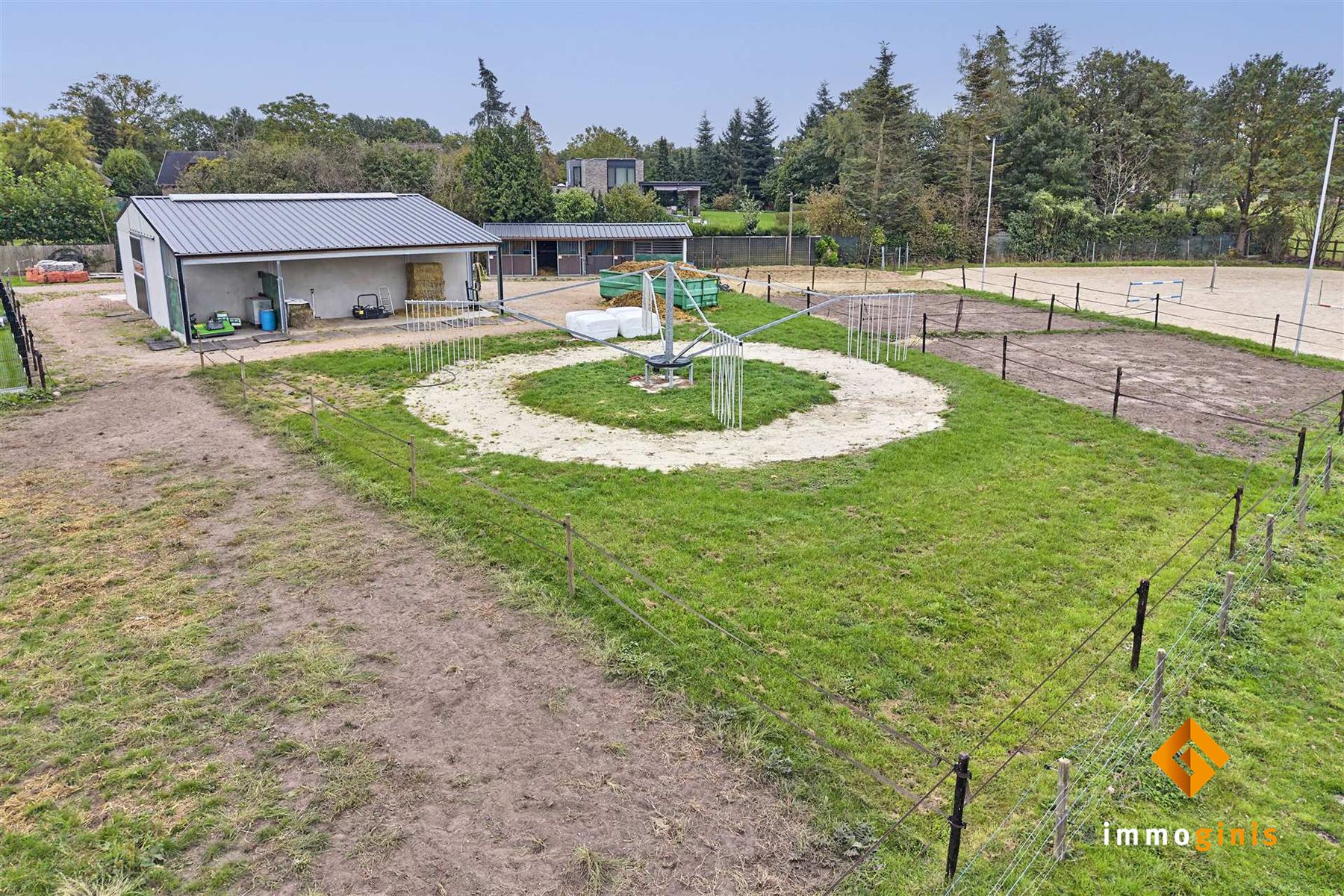 Ruime, gerenoveerde woning met 6 slaapkamers en loods (180m²) op een perceel van 71a44ca. foto 25