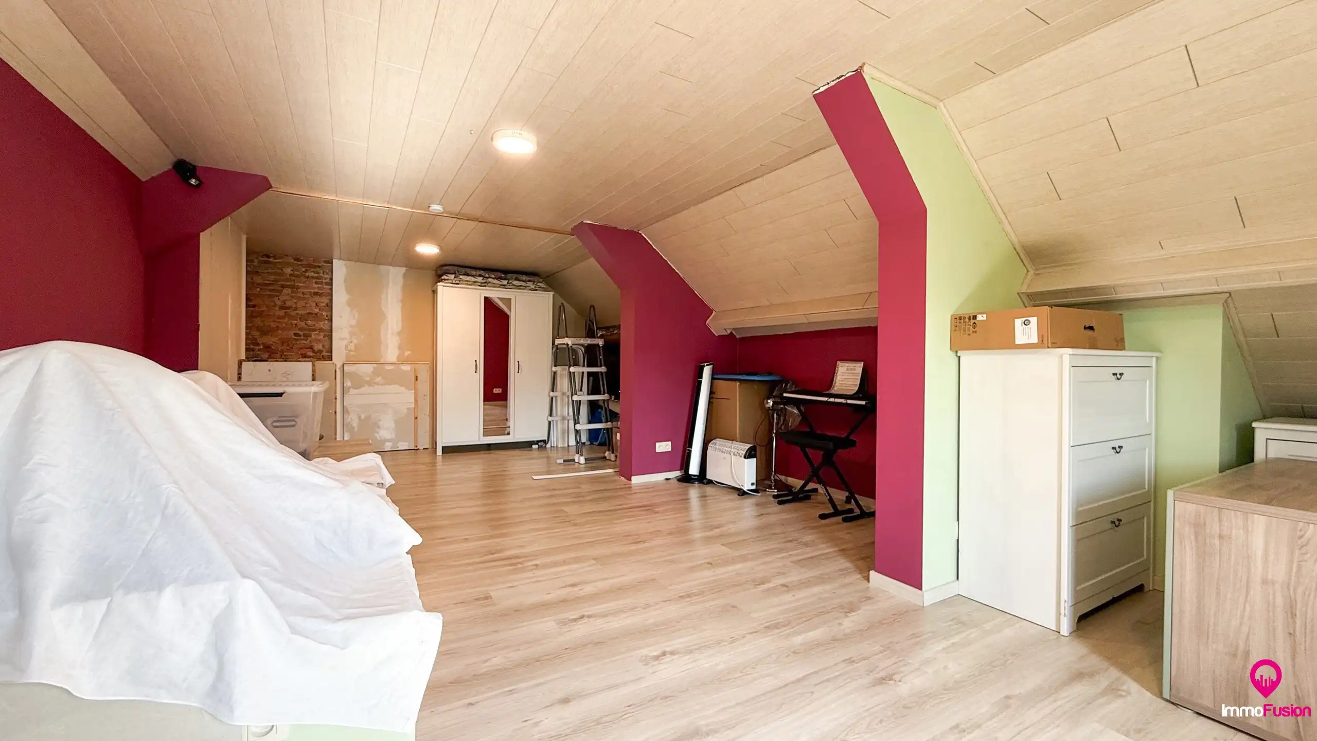 Charmante woning met 5 slaapkamers op een ruim perceel foto 43