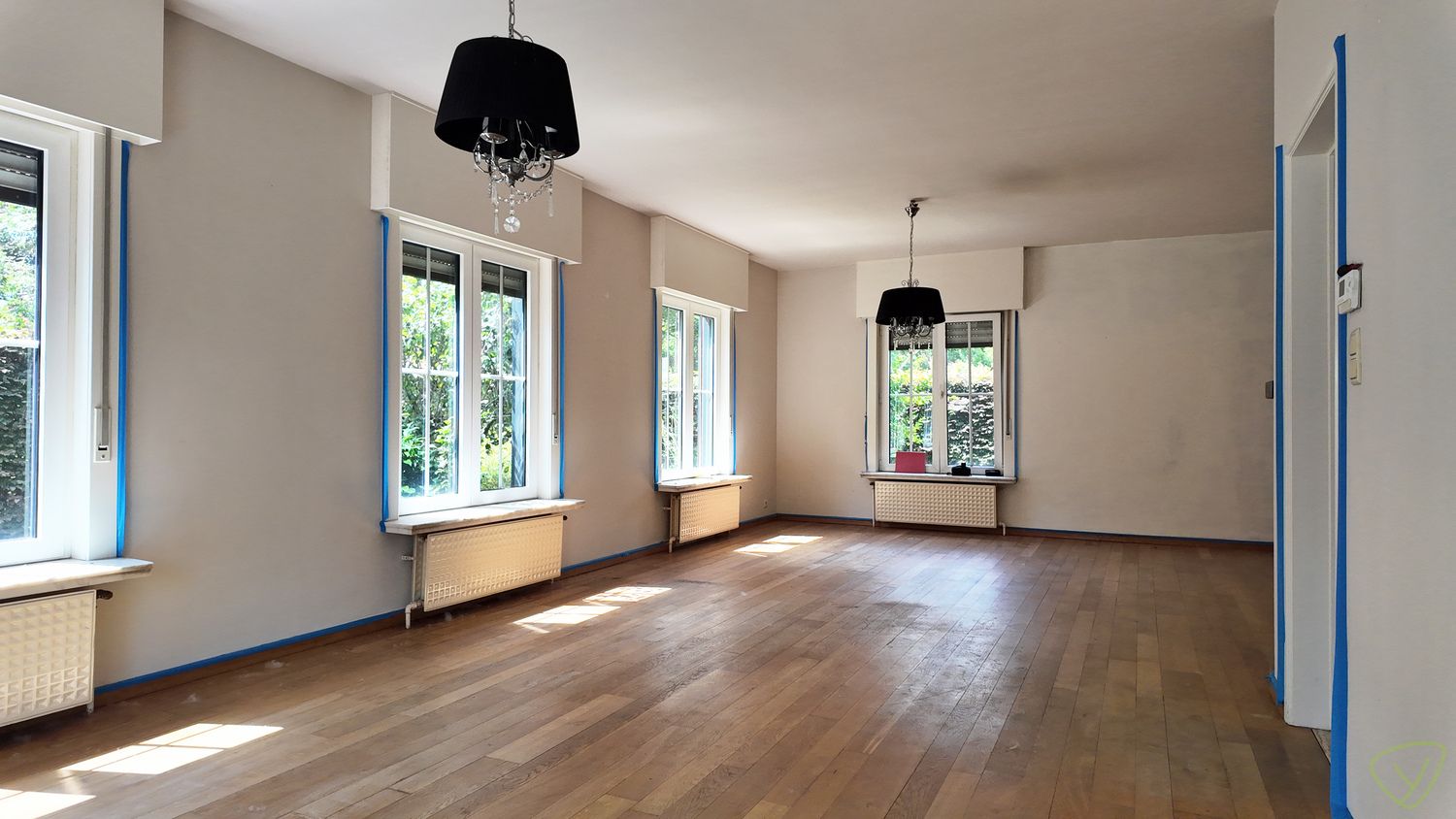 Zonnig en rustig gelegen alleenstaande woning te Eeklo! foto 2
