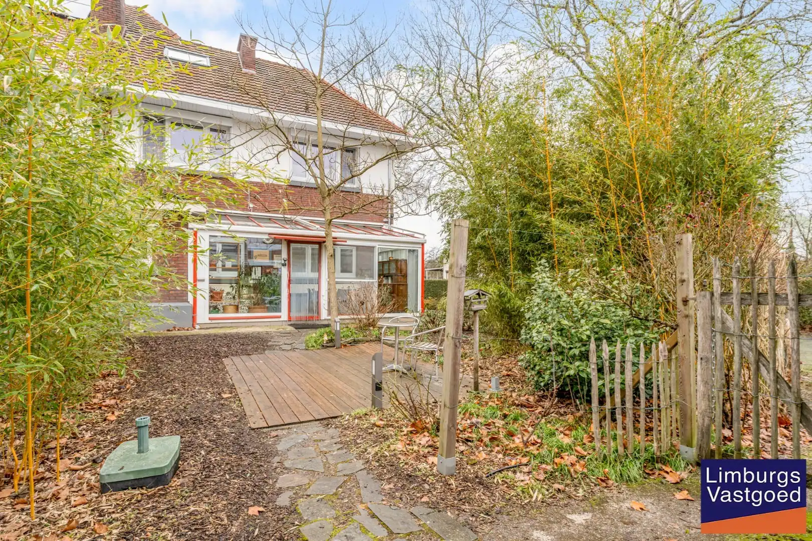 Woonhuis met verschillende praktijkruimtes te Waterschei, op een perceel van 6a80ca foto 34