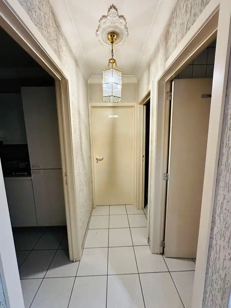 Ruim magazijn met kantoren met veel potentieel te Kuringen foto 9