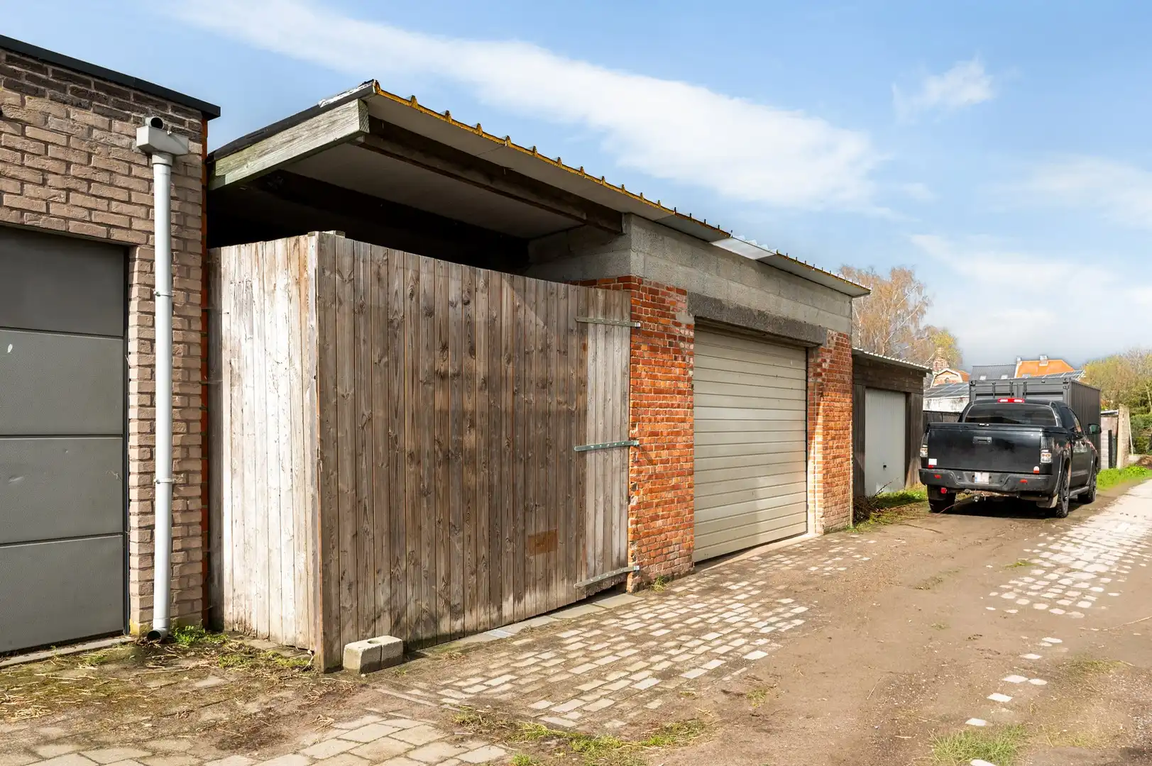 Ruime woning met 5 slpk en grote garage (100 m²) foto 12