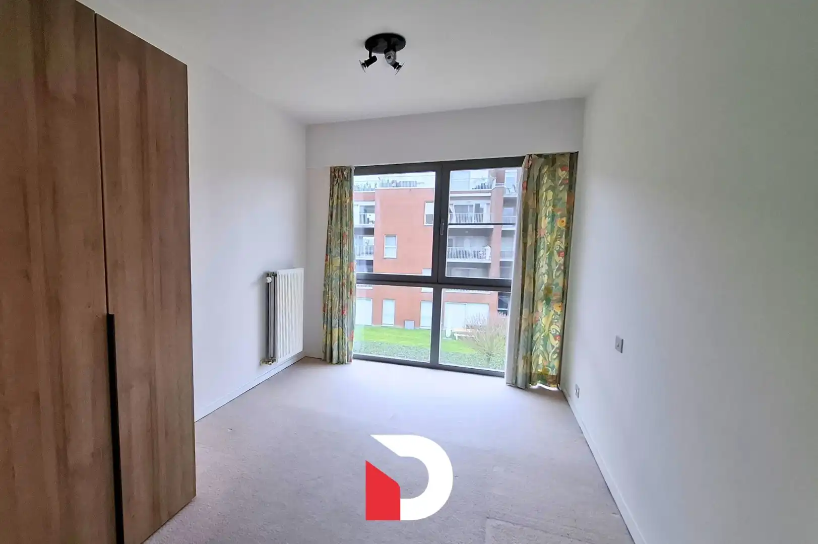 Rustig gelegen 2 slaapkamer appartement met zonnig terras en autostaanplaats foto 6