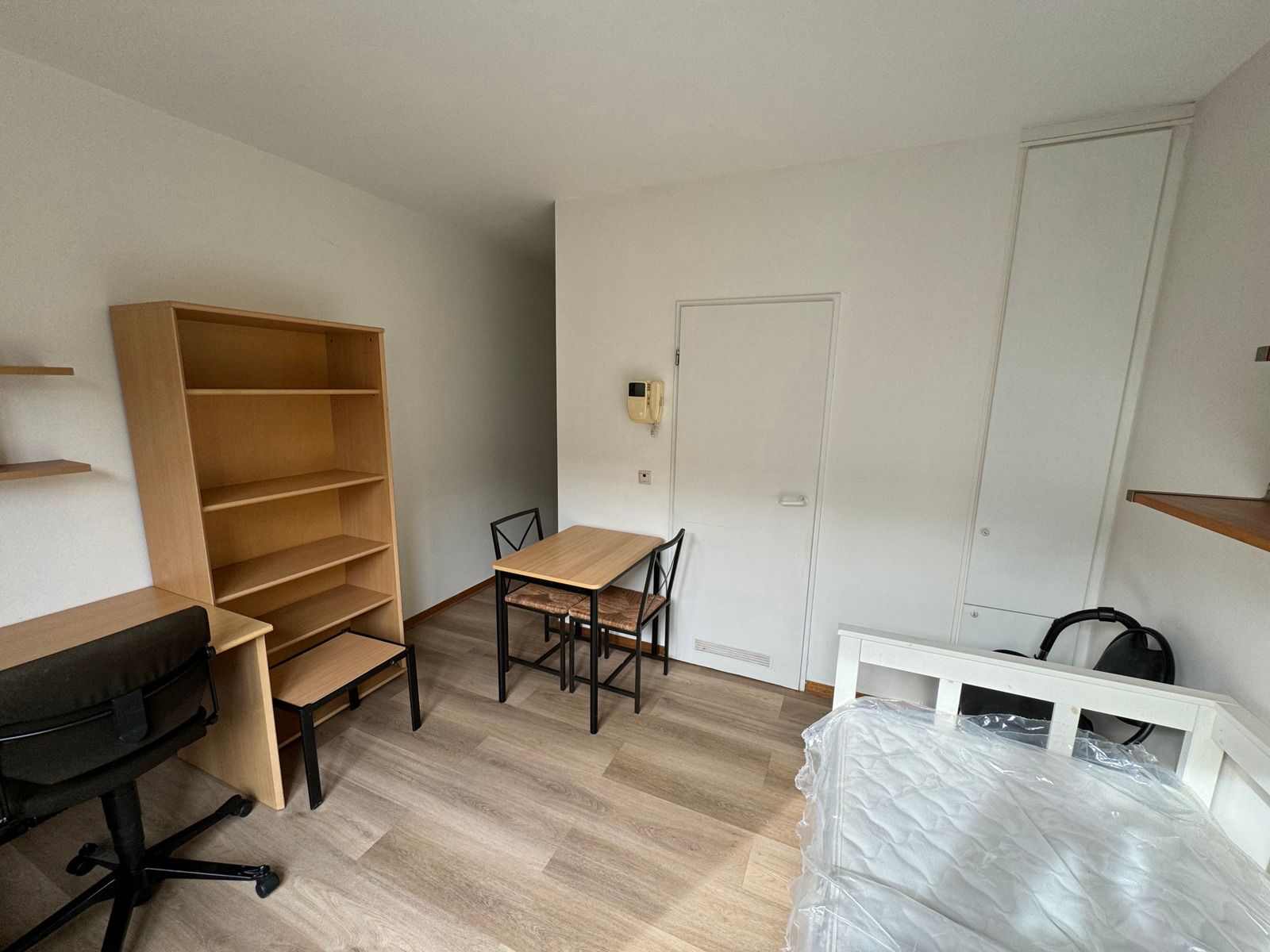 **** ONDER COMPROMIS **** foto 3